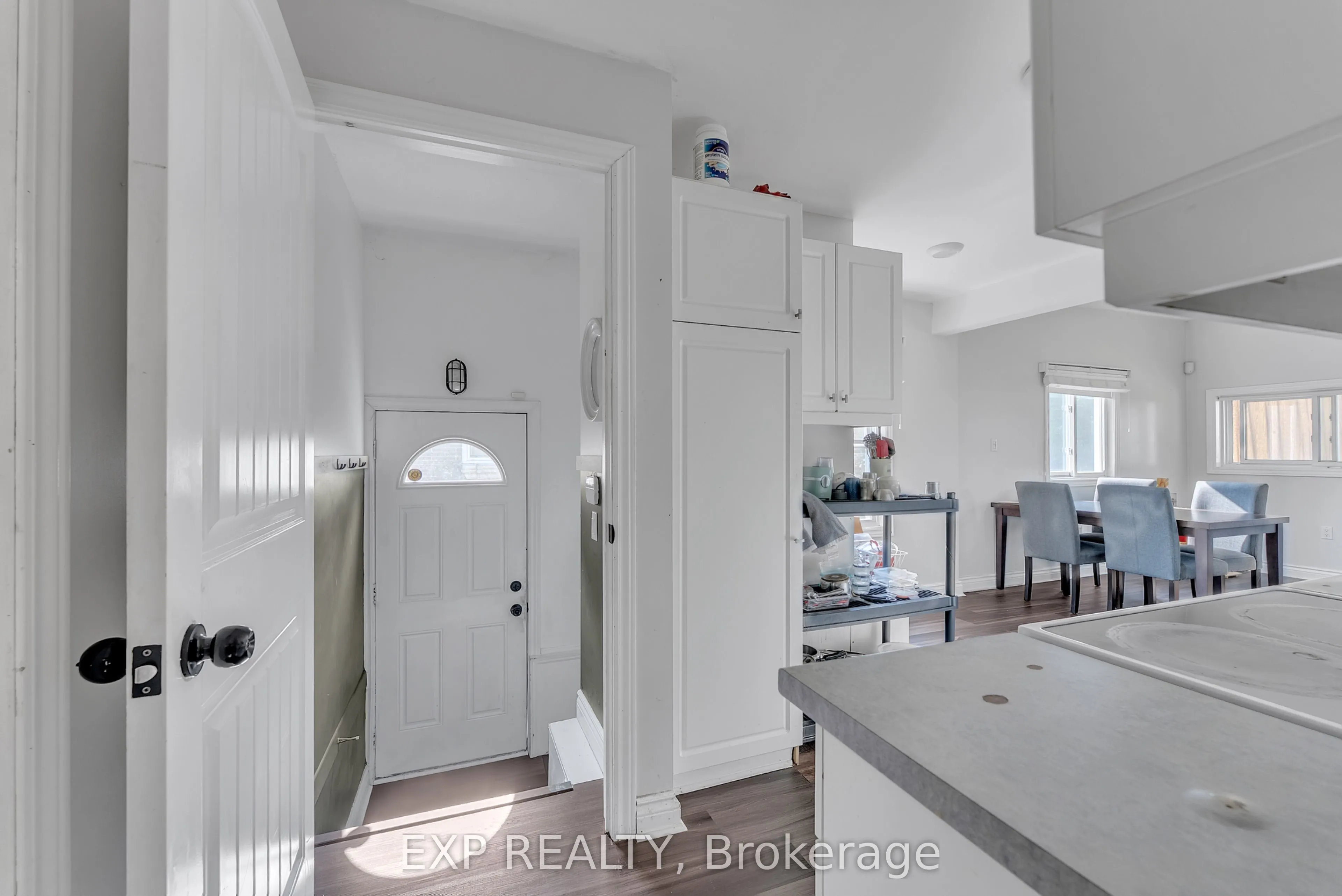18 Montgomery Boulevard