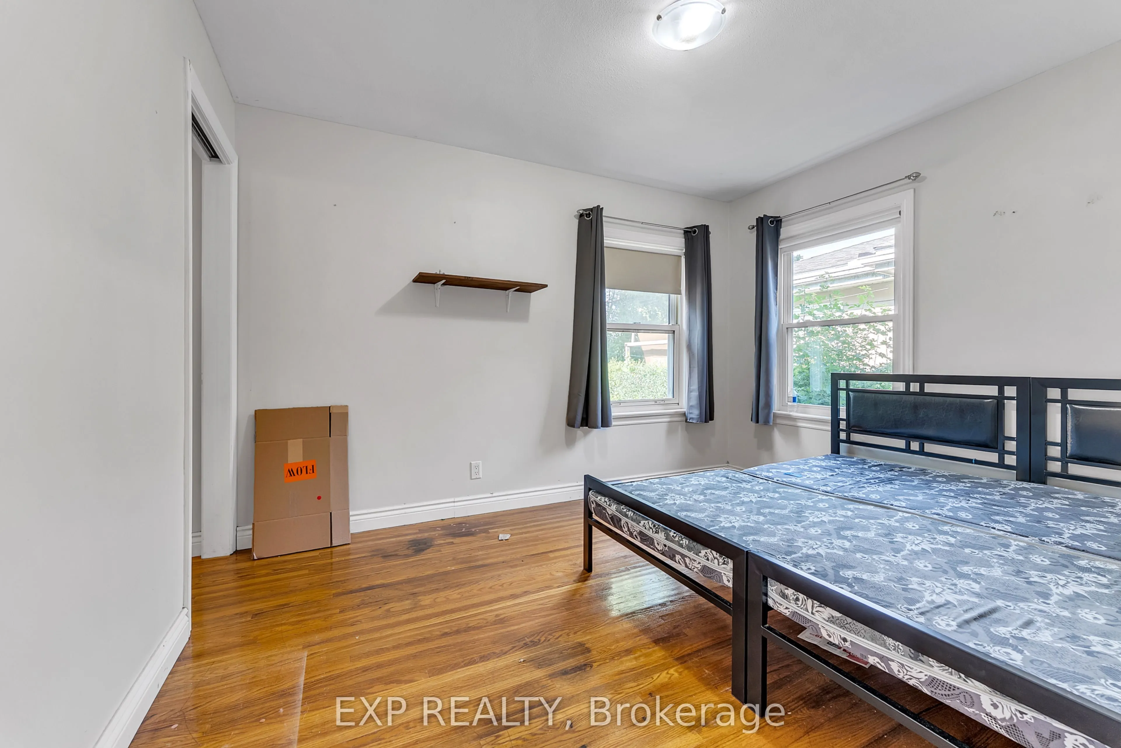 18 Montgomery Boulevard