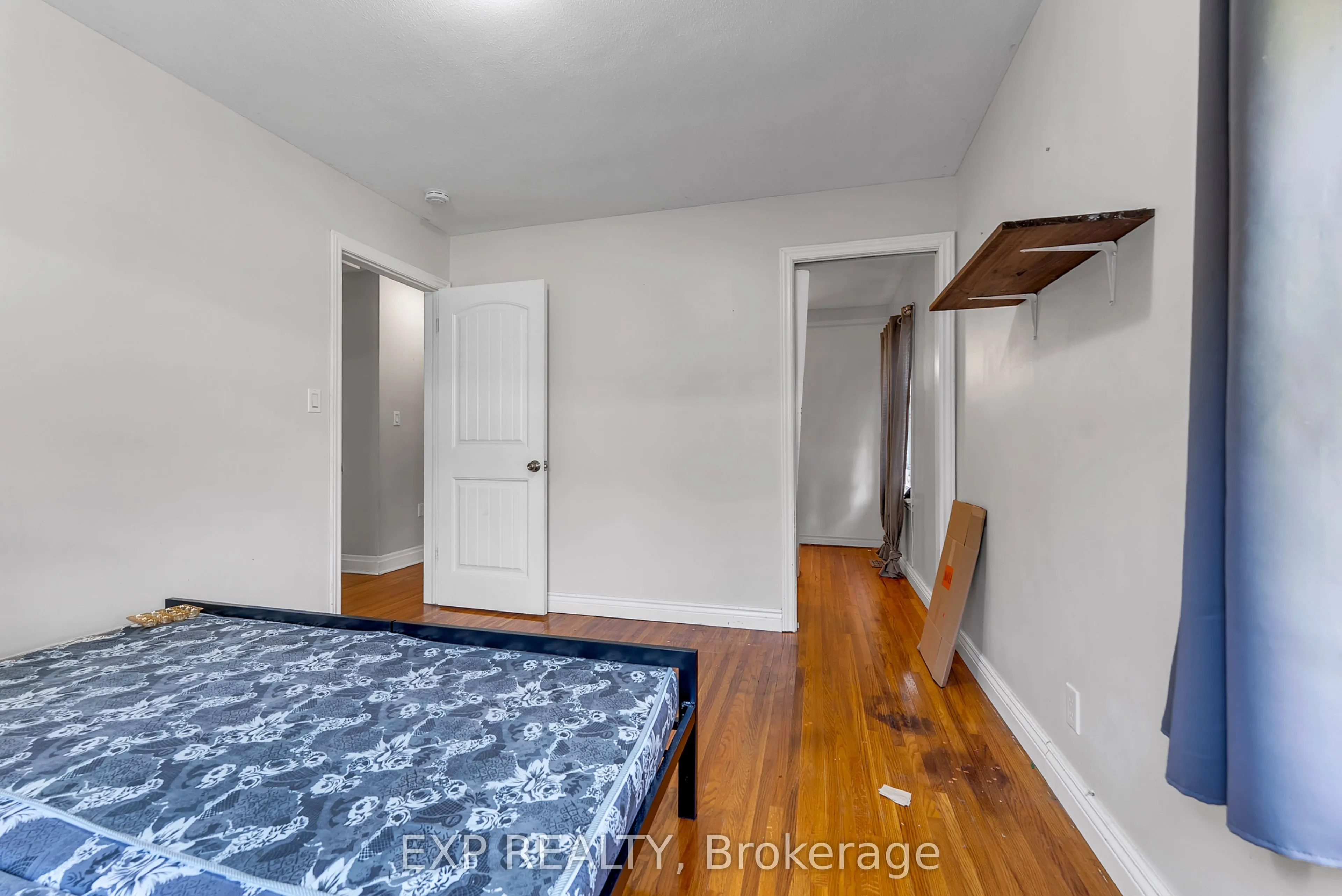 18 Montgomery Boulevard