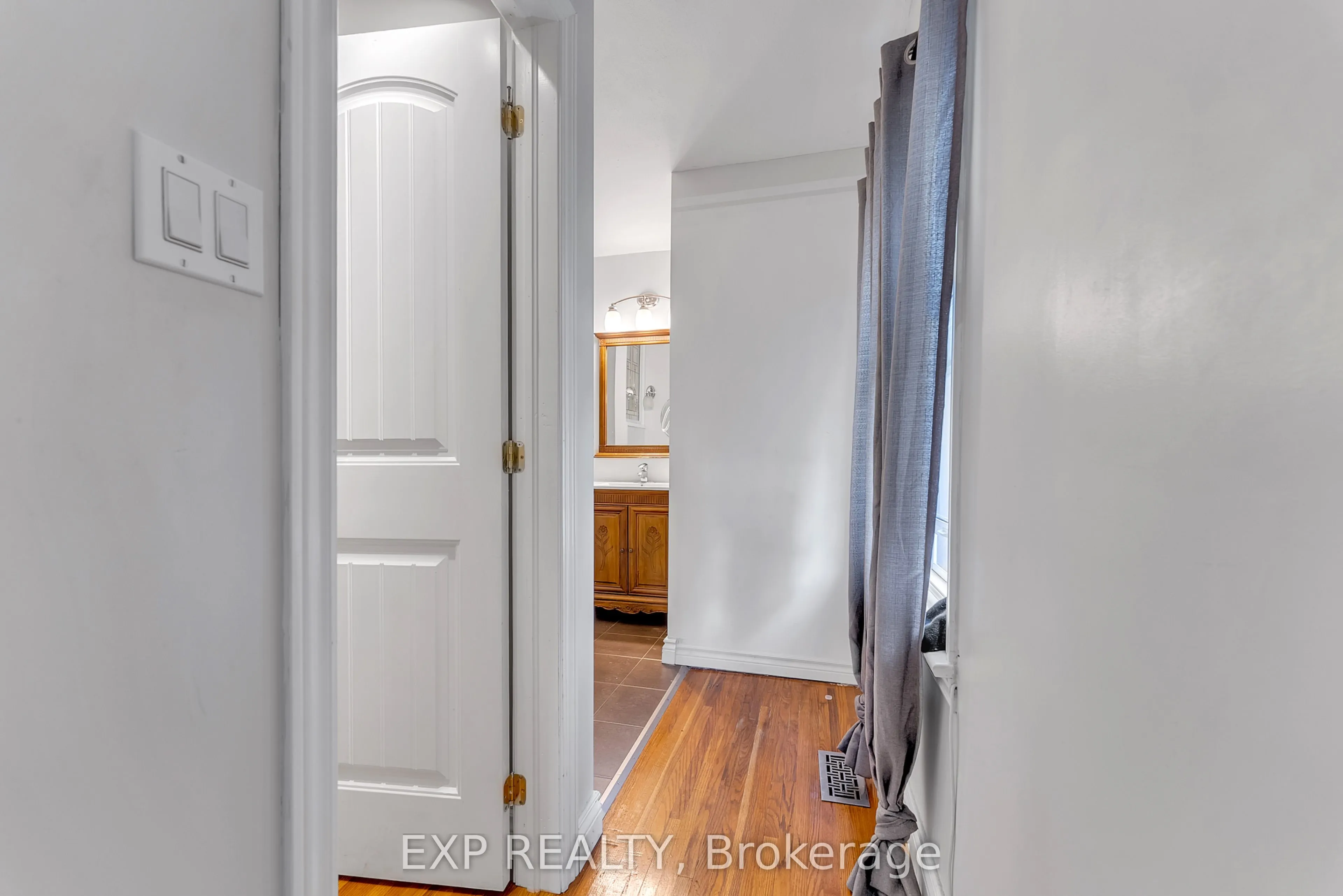 18 Montgomery Boulevard