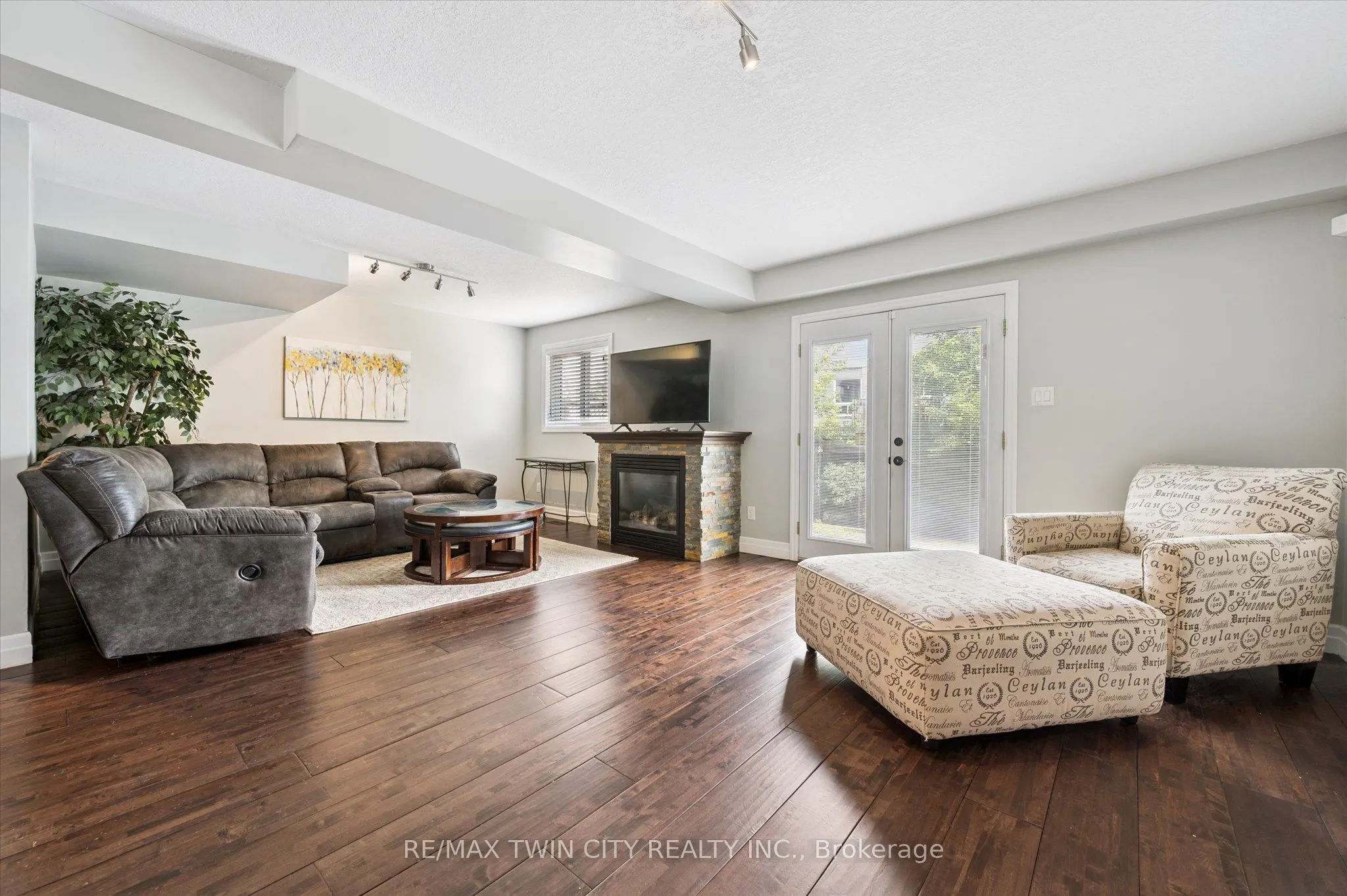 411 Bankside Crescent