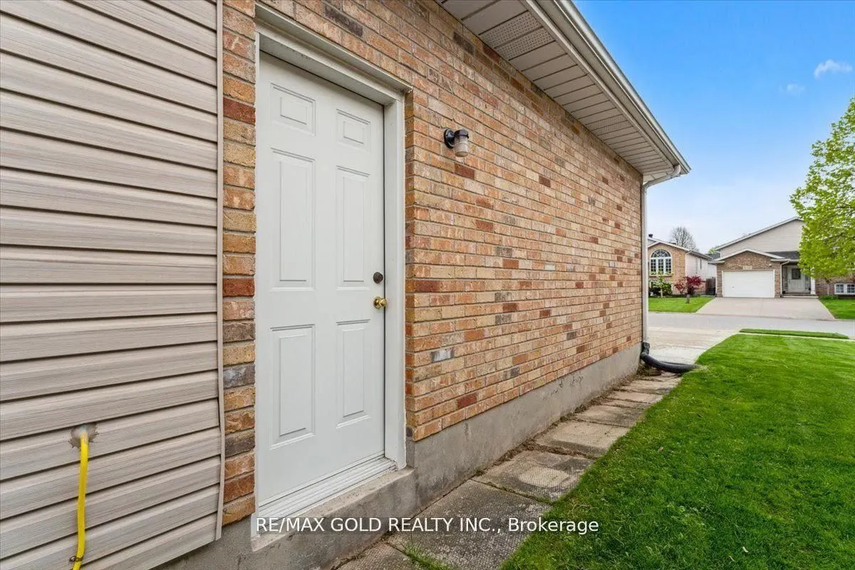 8163 Harvest Crescent