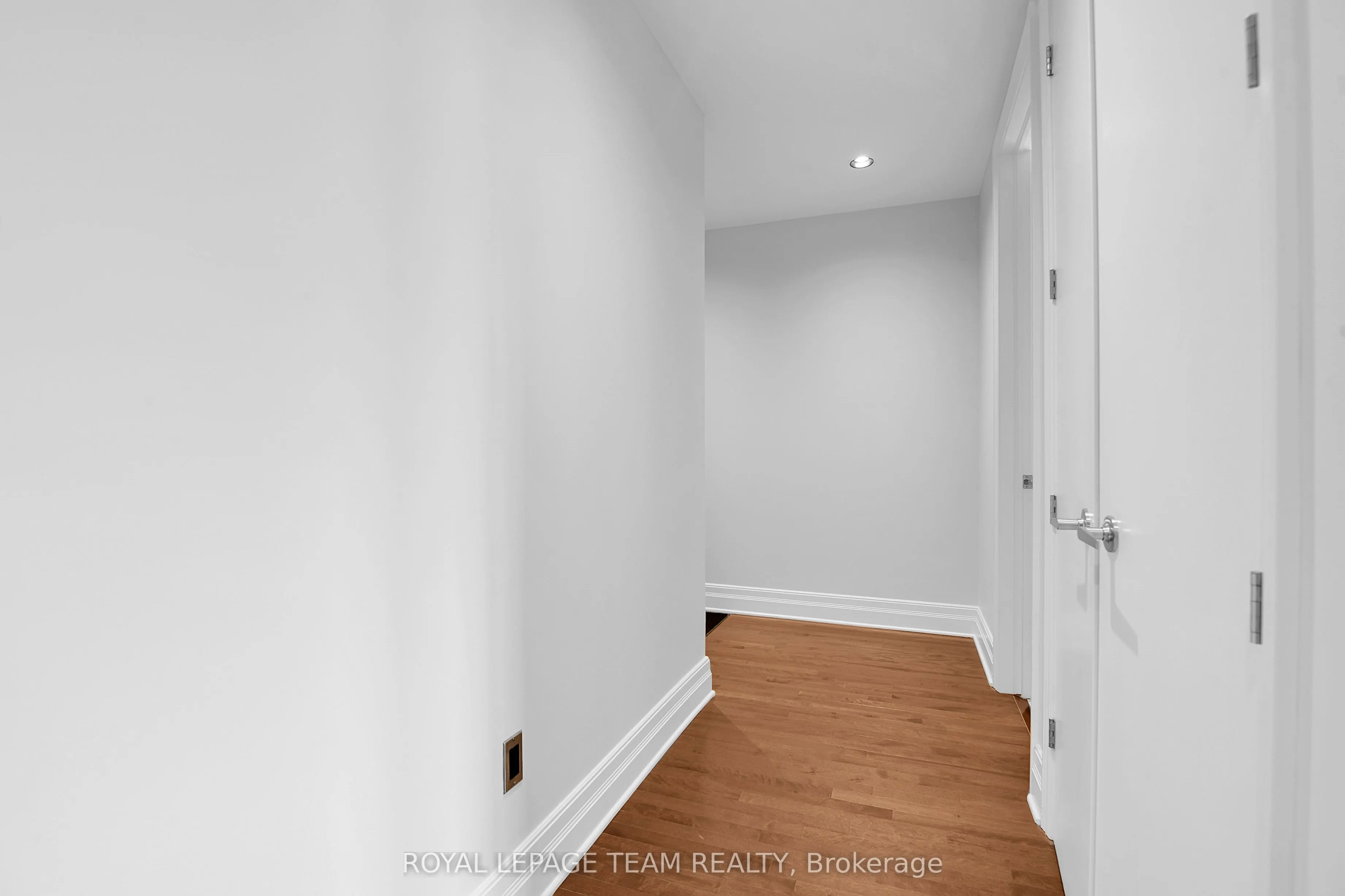 330 Loretta Avenue S, #510