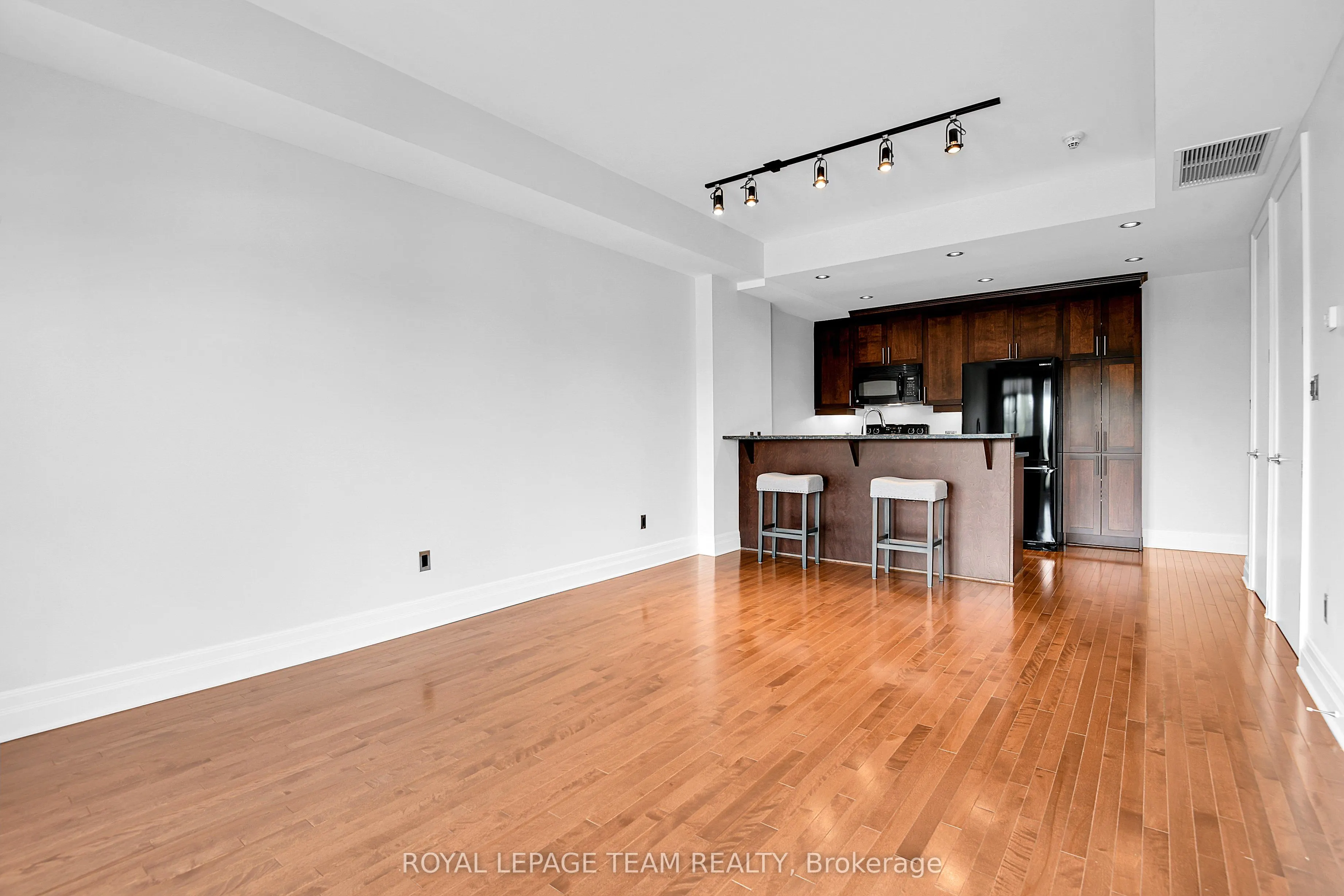 330 Loretta Avenue S, #510