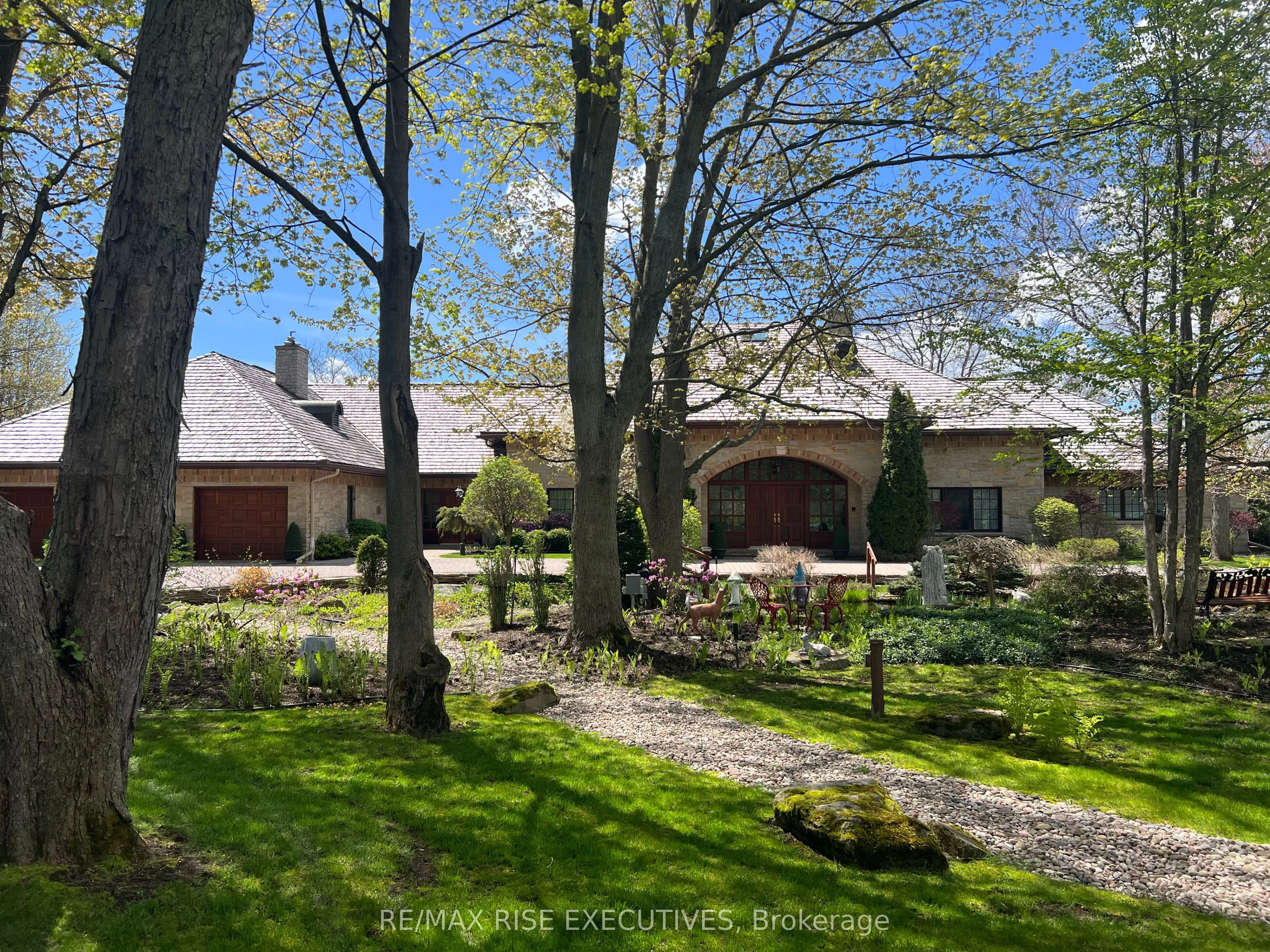 16024 LAKESIDE Drive