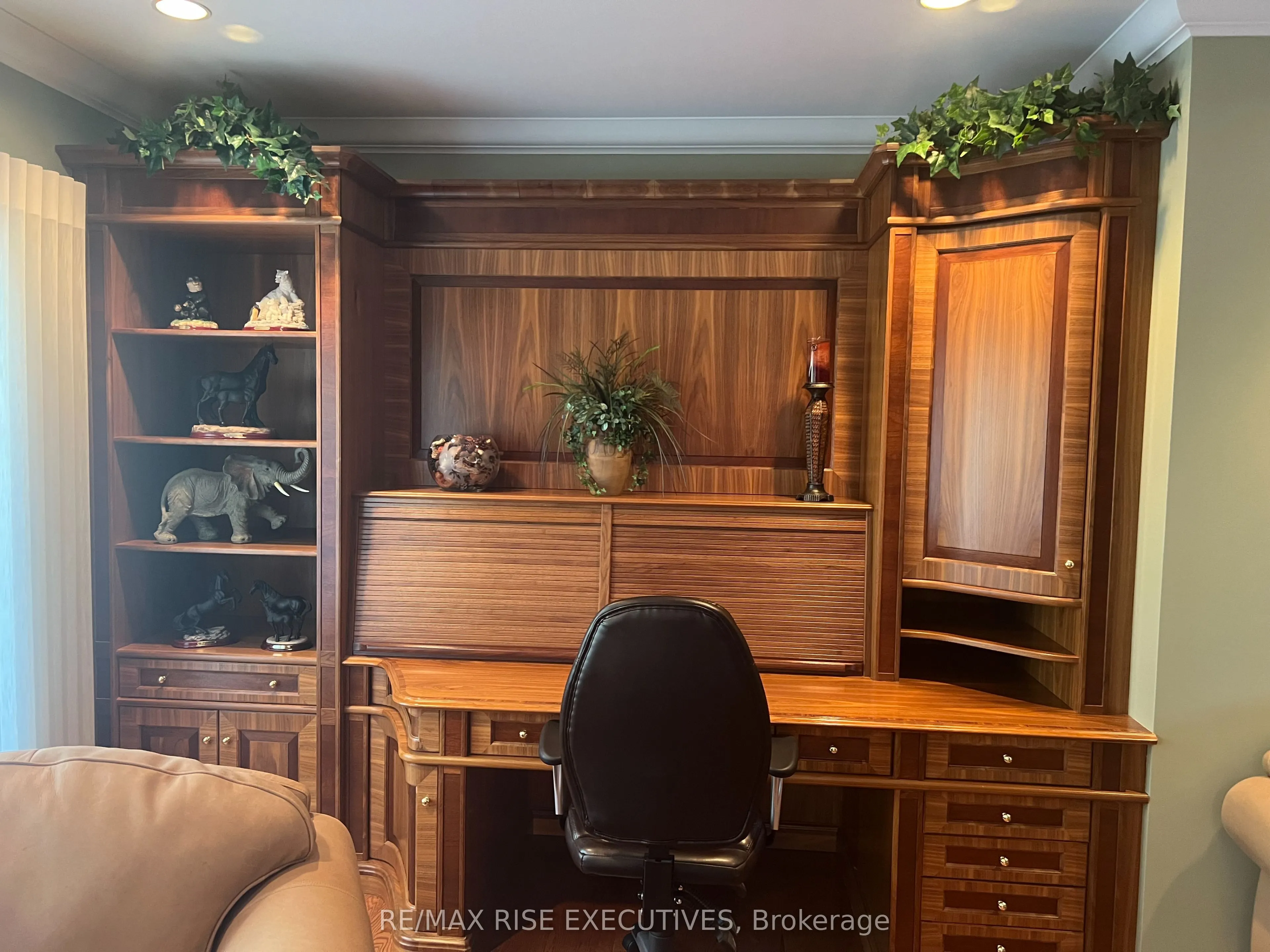 16024 LAKESIDE Drive