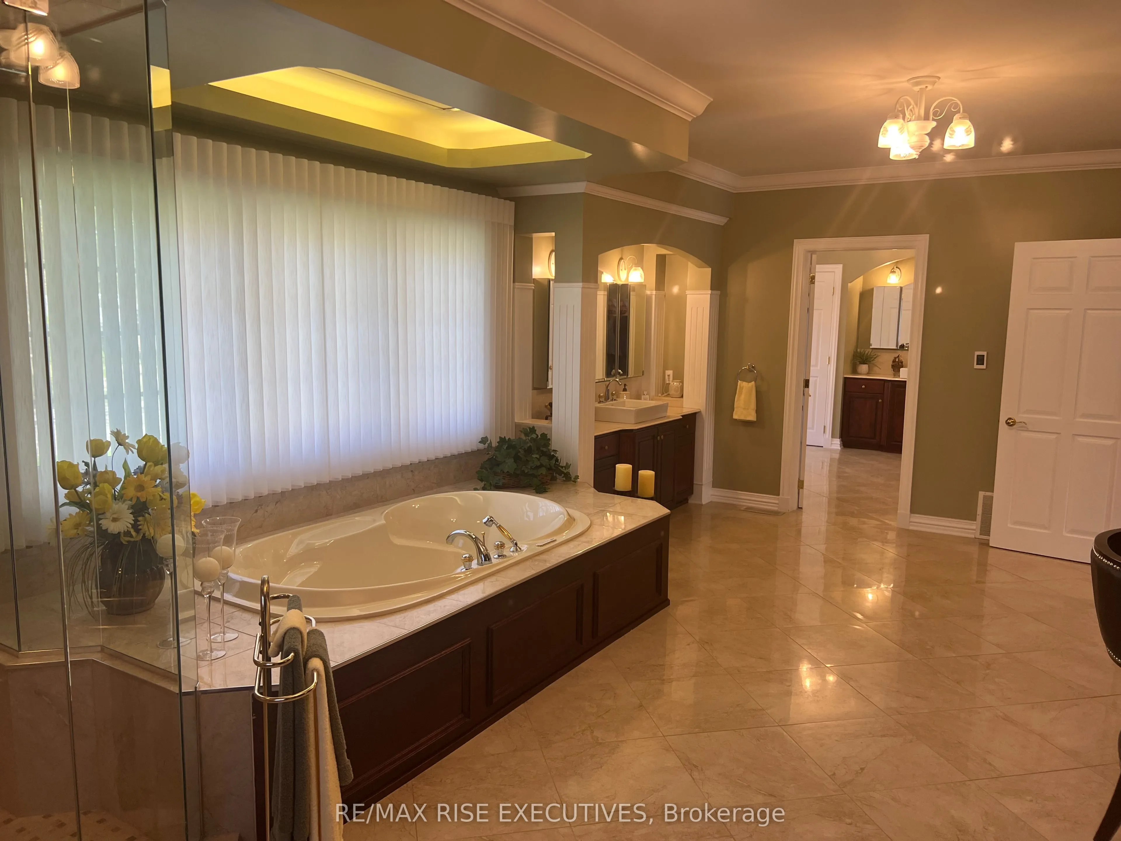 16024 LAKESIDE Drive