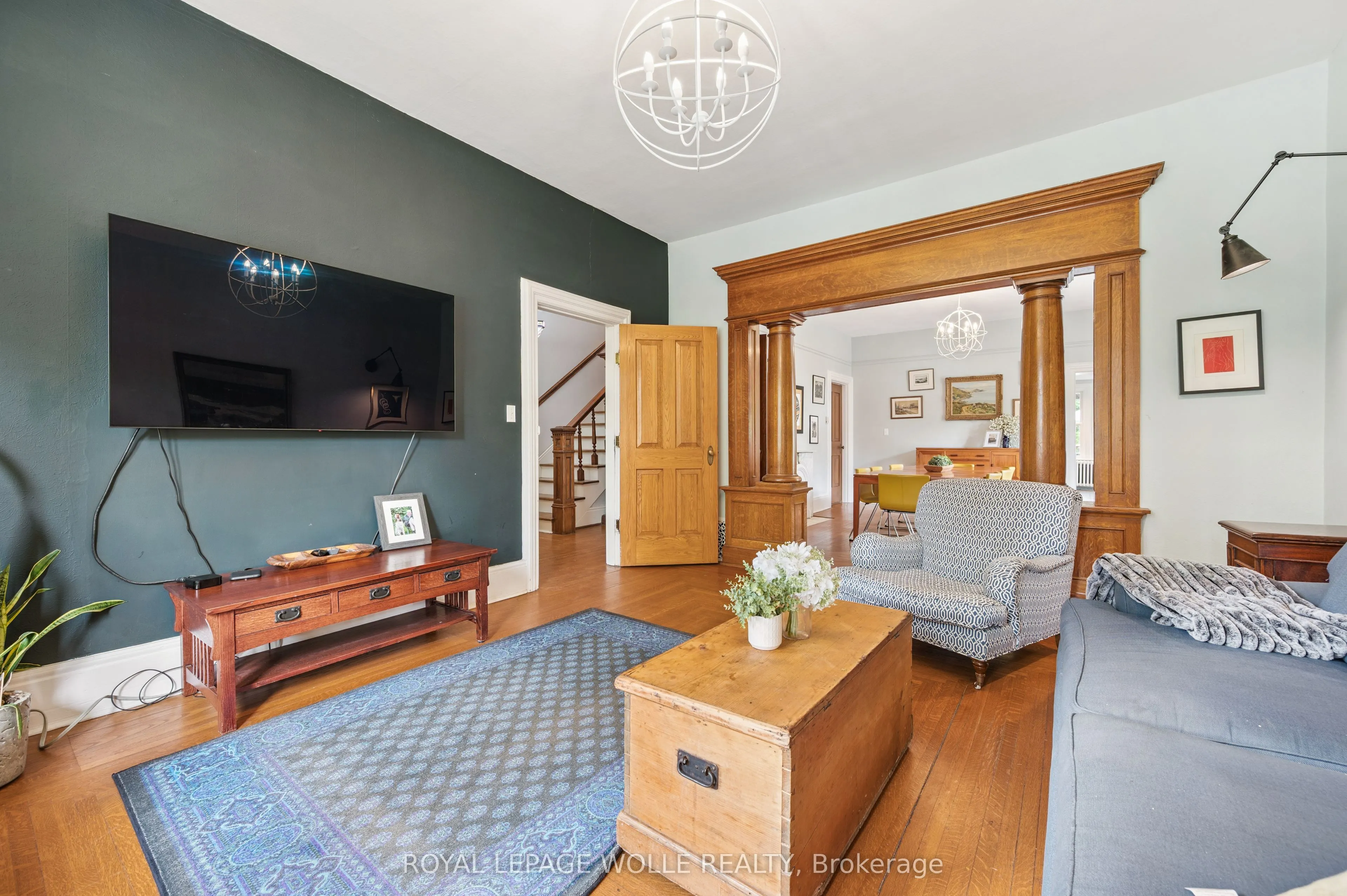 88 William Street W