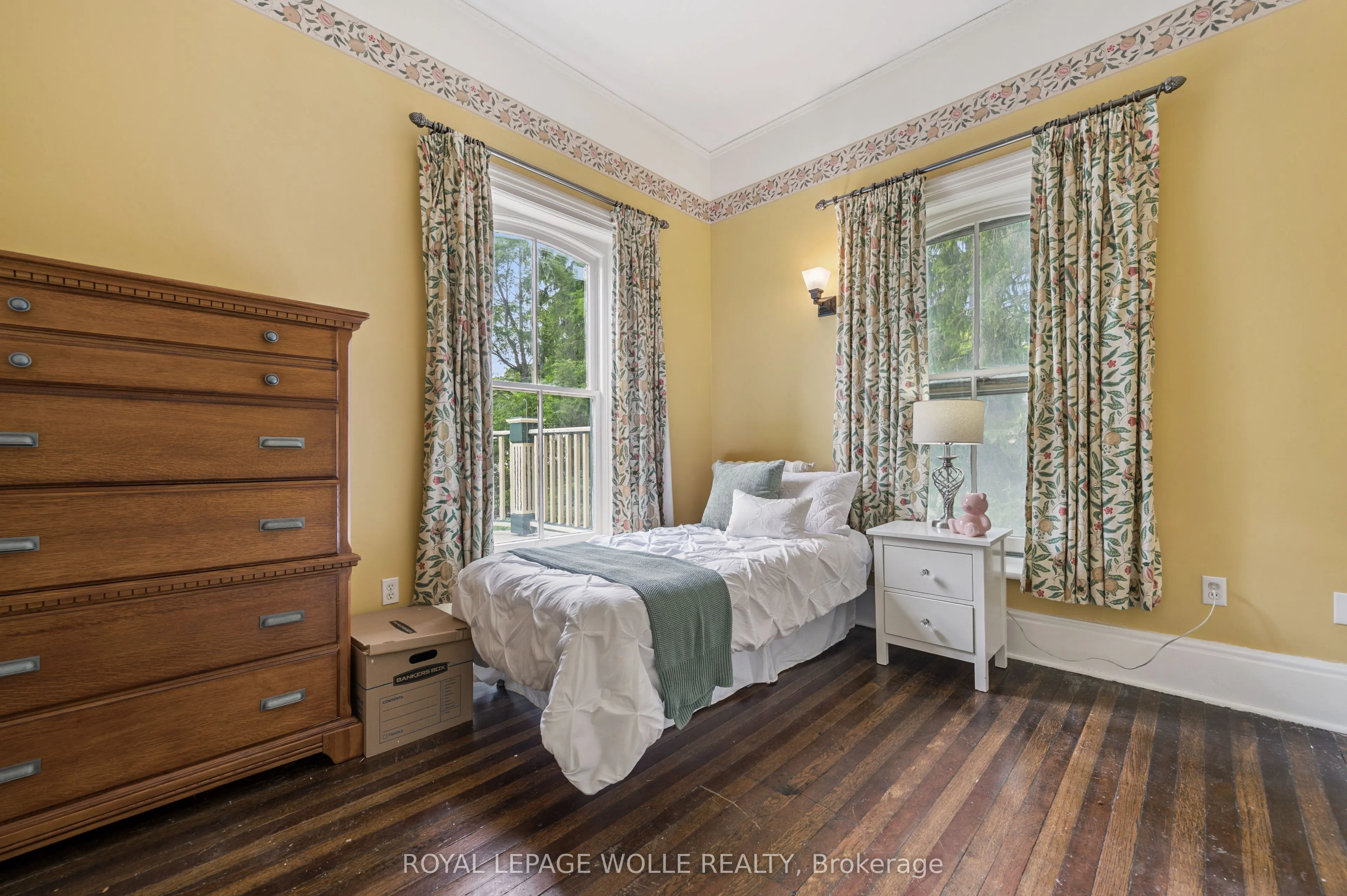 88 William Street W