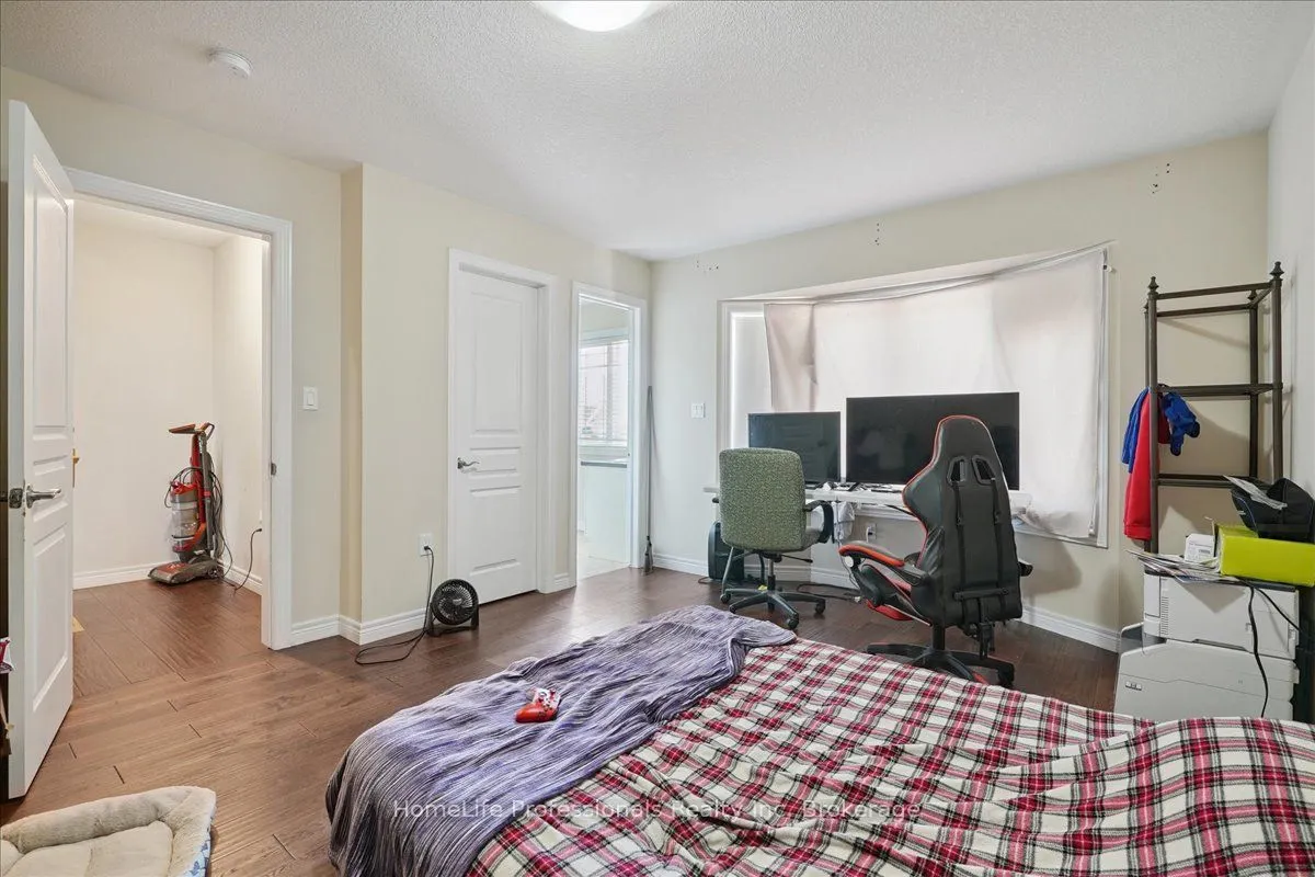 85 Charleswood Crescent