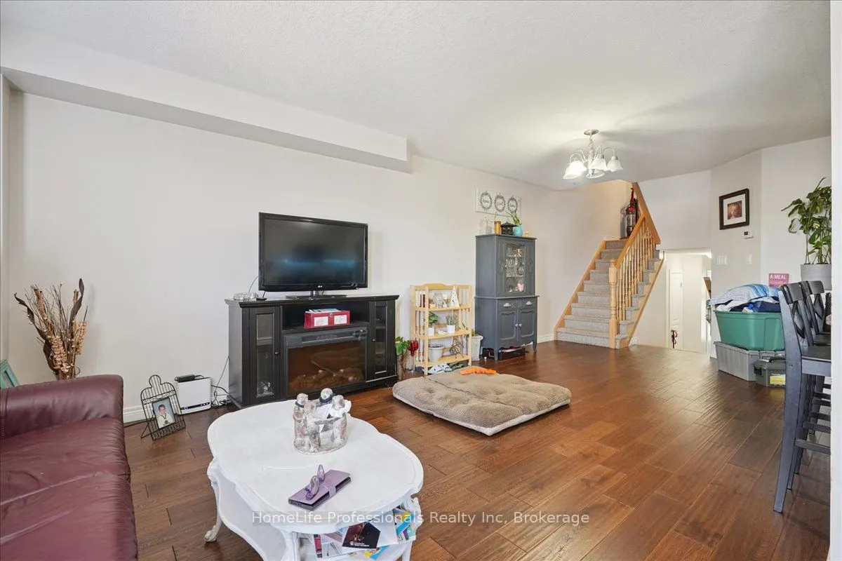 85 Charleswood Crescent