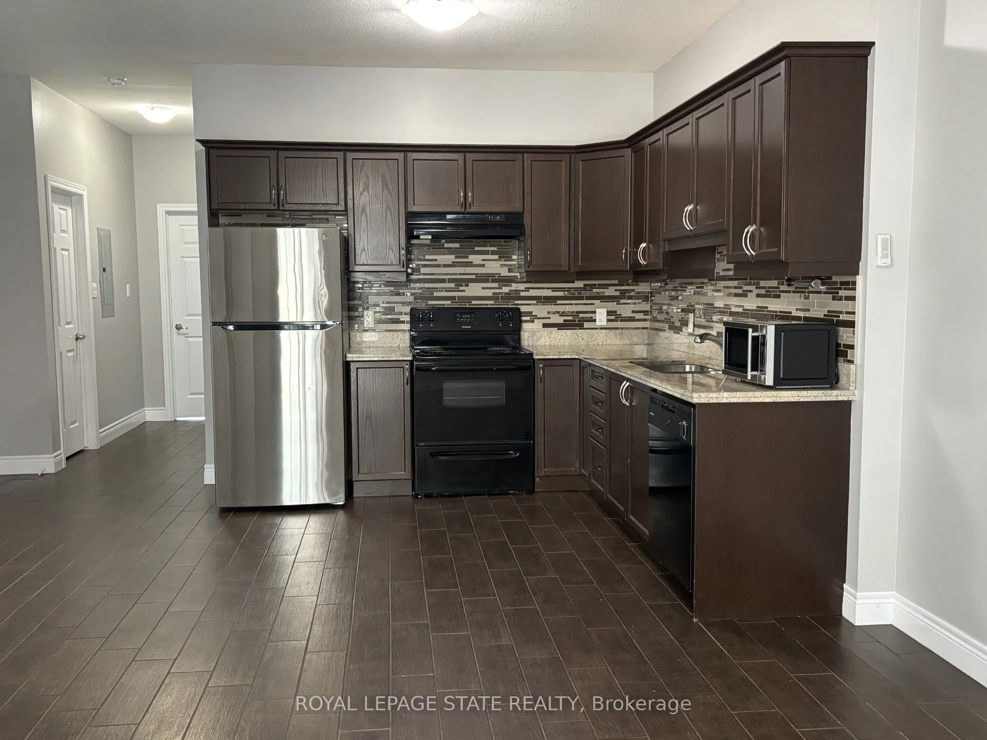 136 King Street W, #2