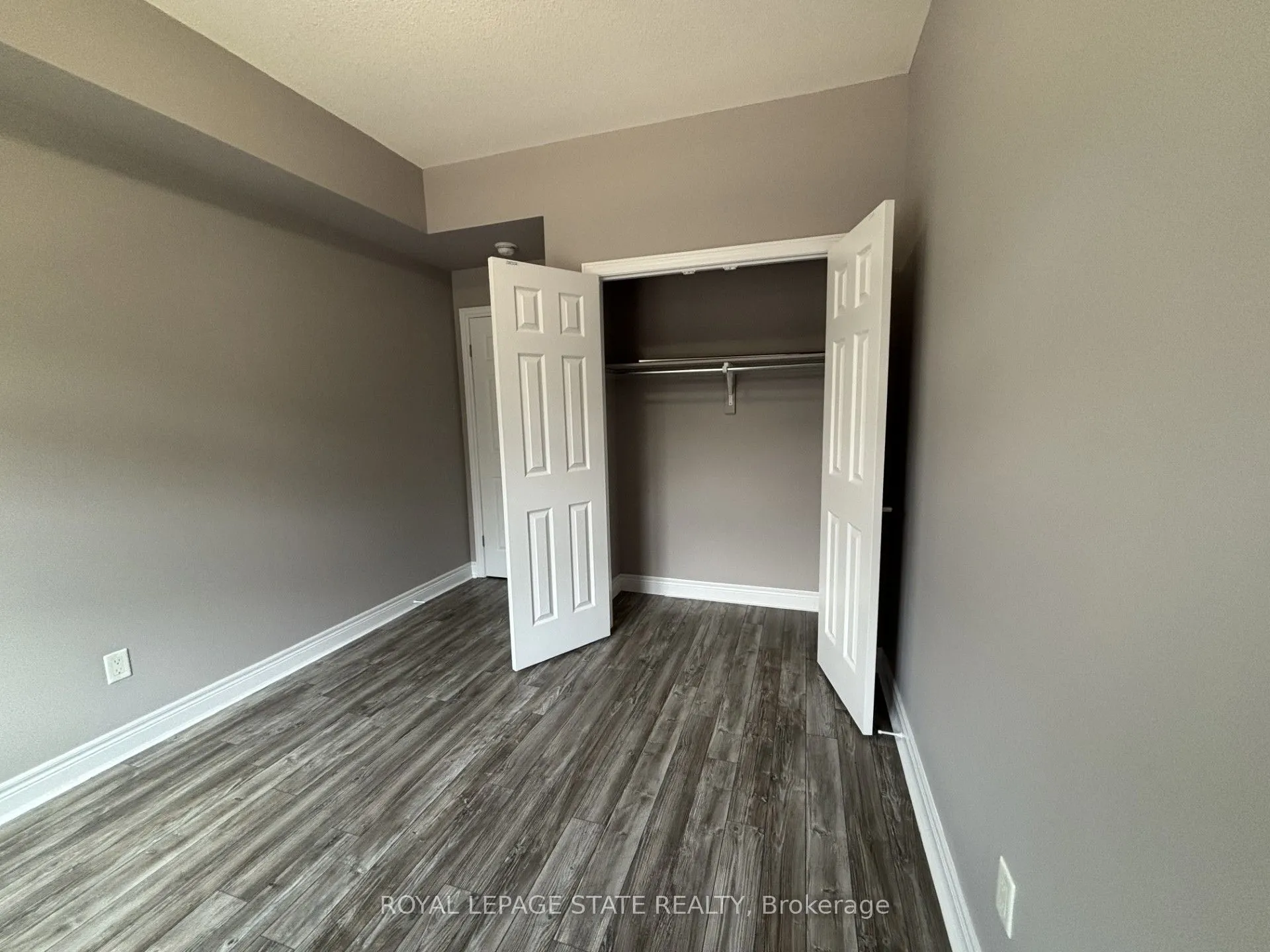 136 King Street W, #2