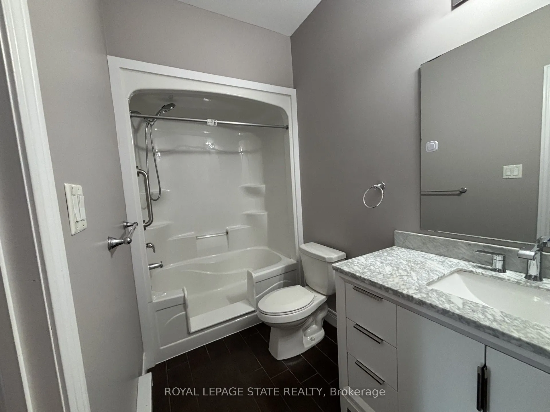 136 King Street W, #2