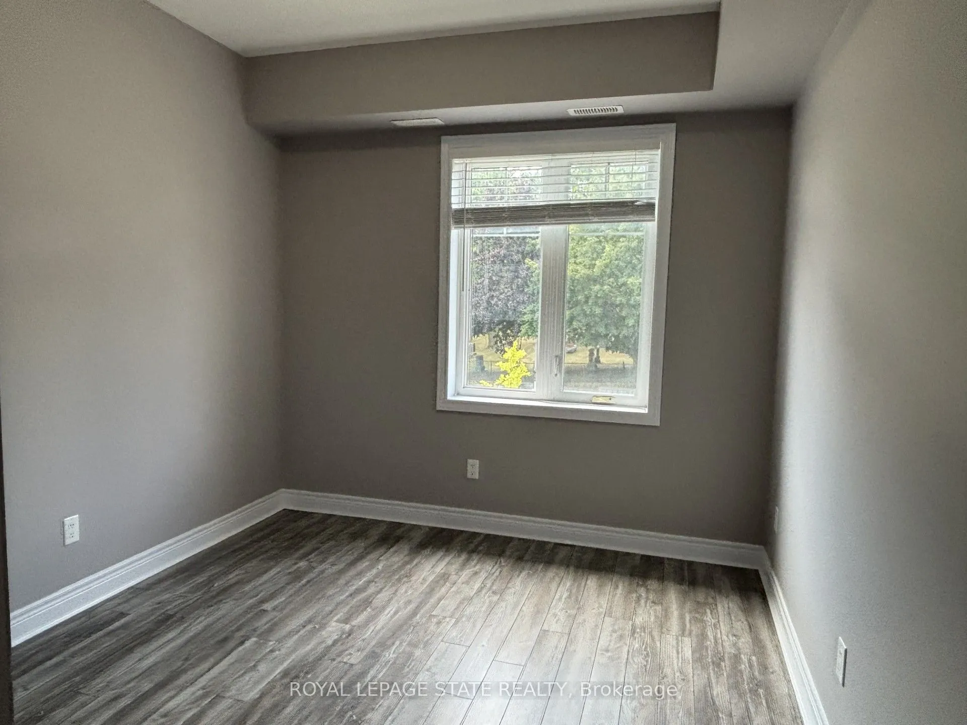 136 King Street W, #2
