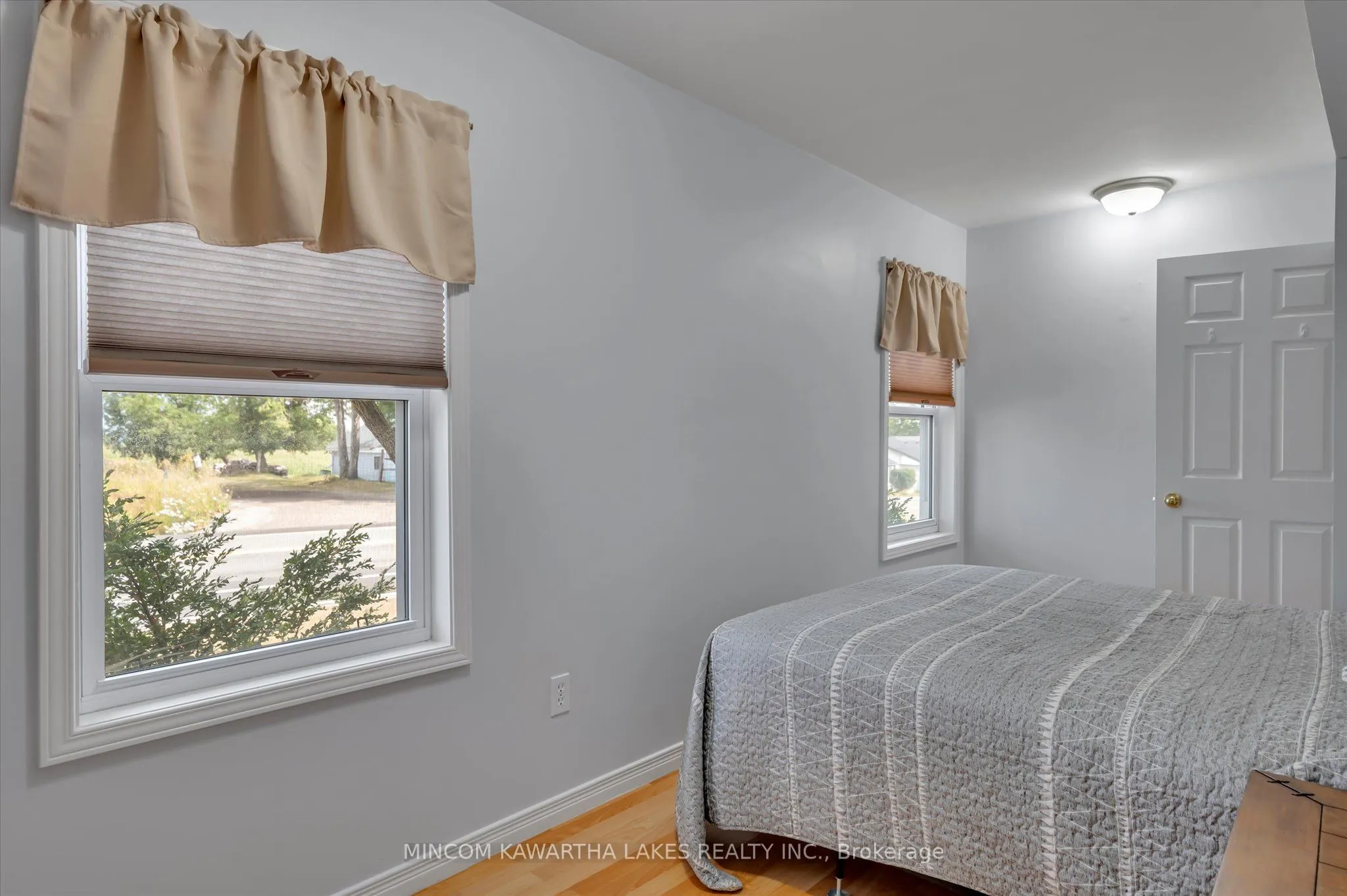 2466 Queen Mary Street