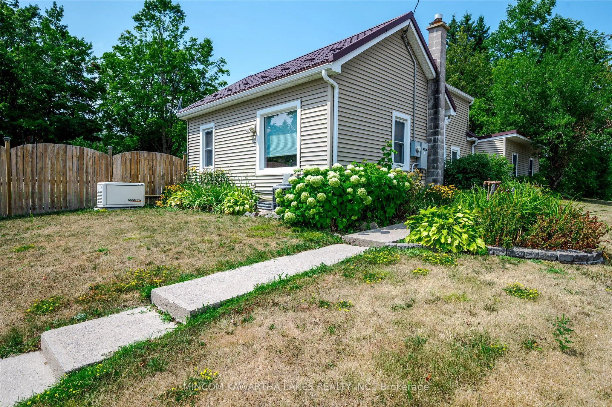 2466 Queen Mary Street