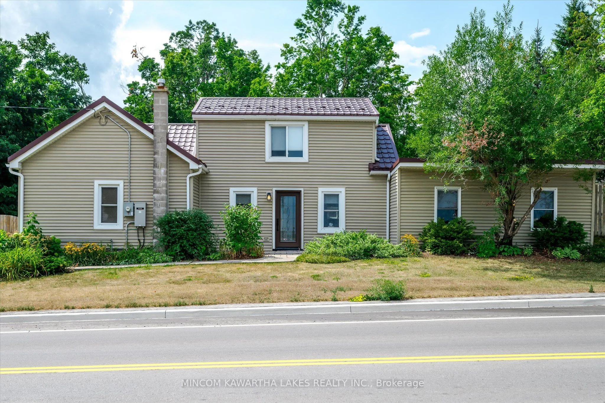 2466 Queen Mary Street