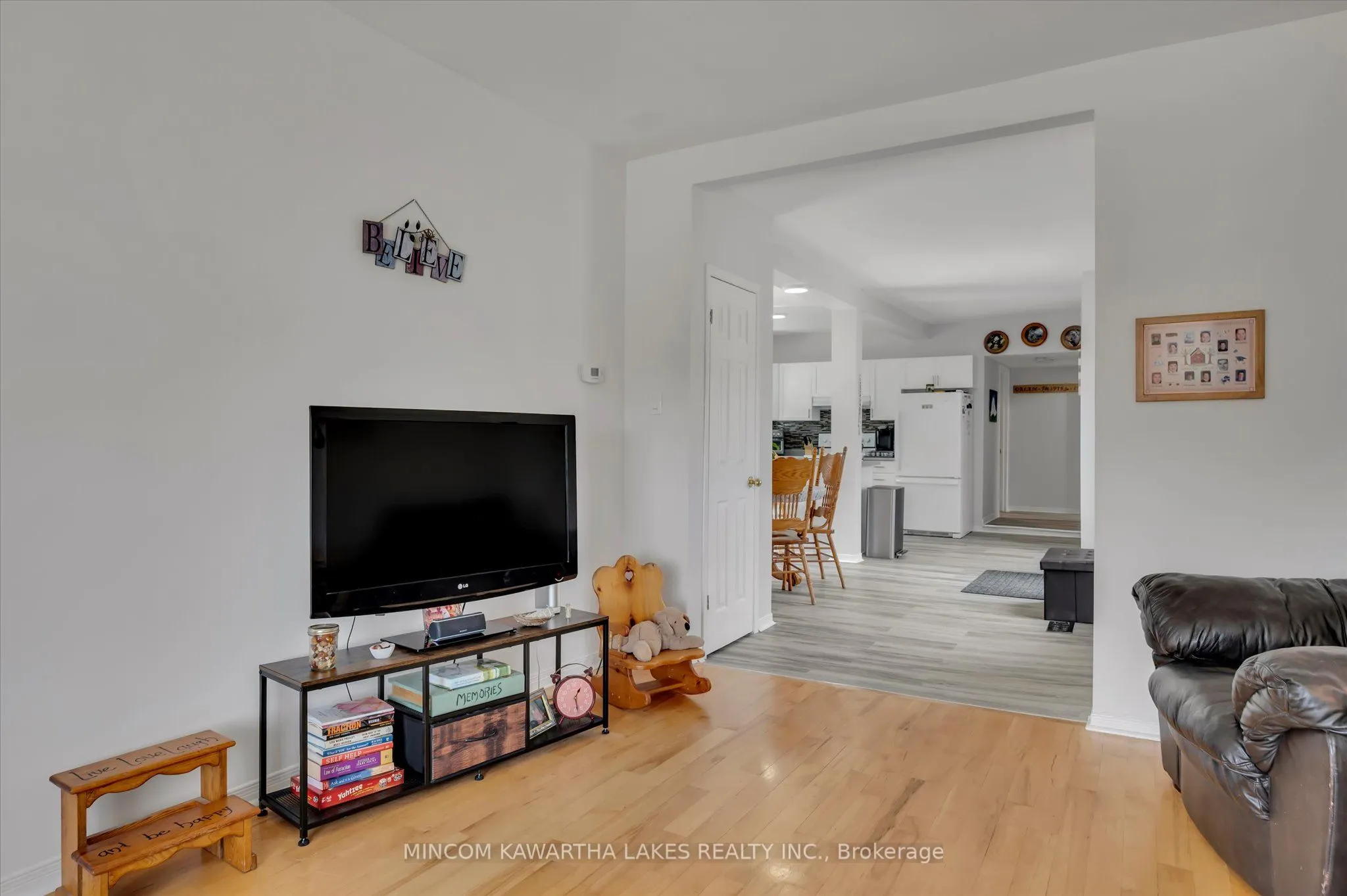 2466 Queen Mary Street