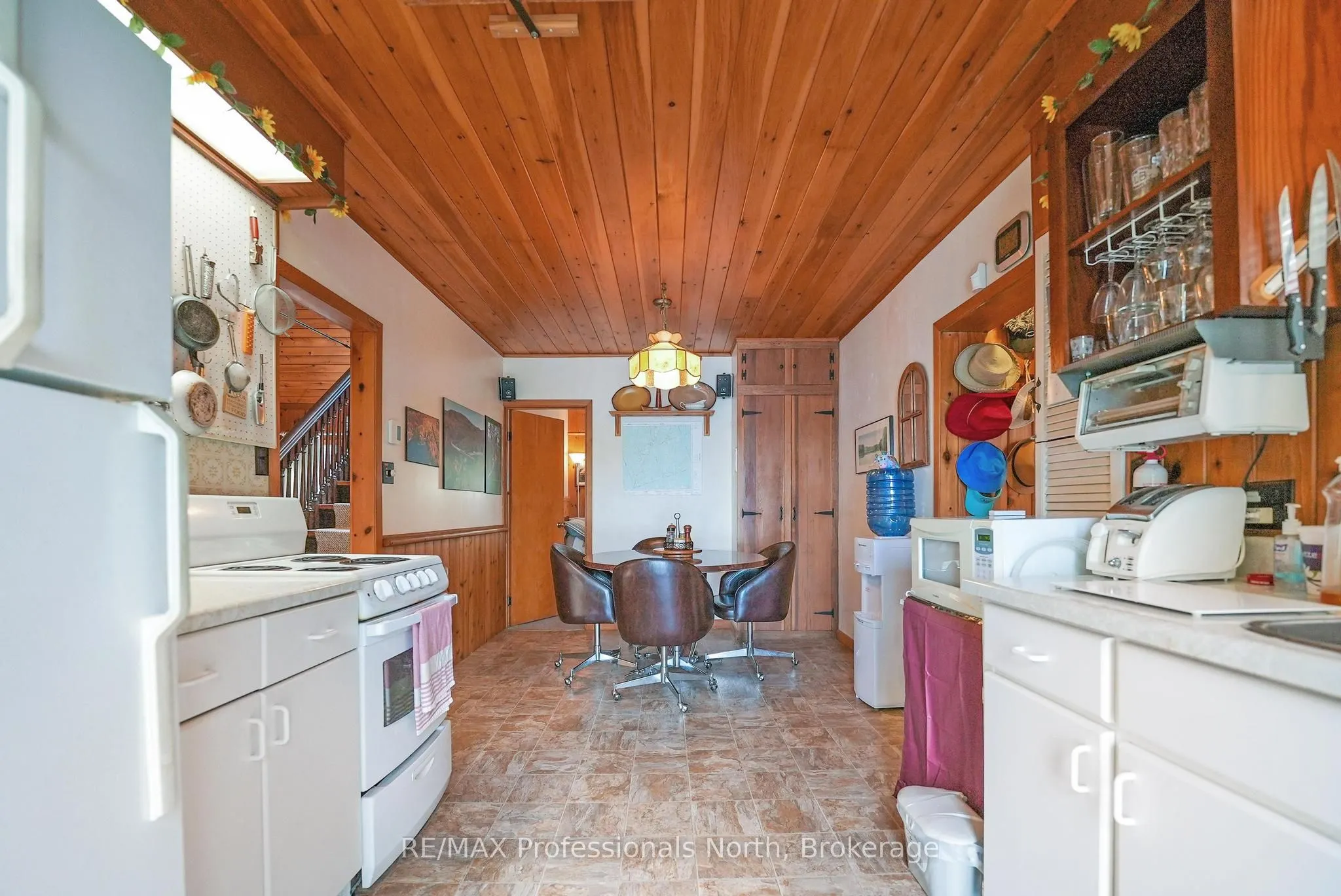 1026 Woodpecker Trail