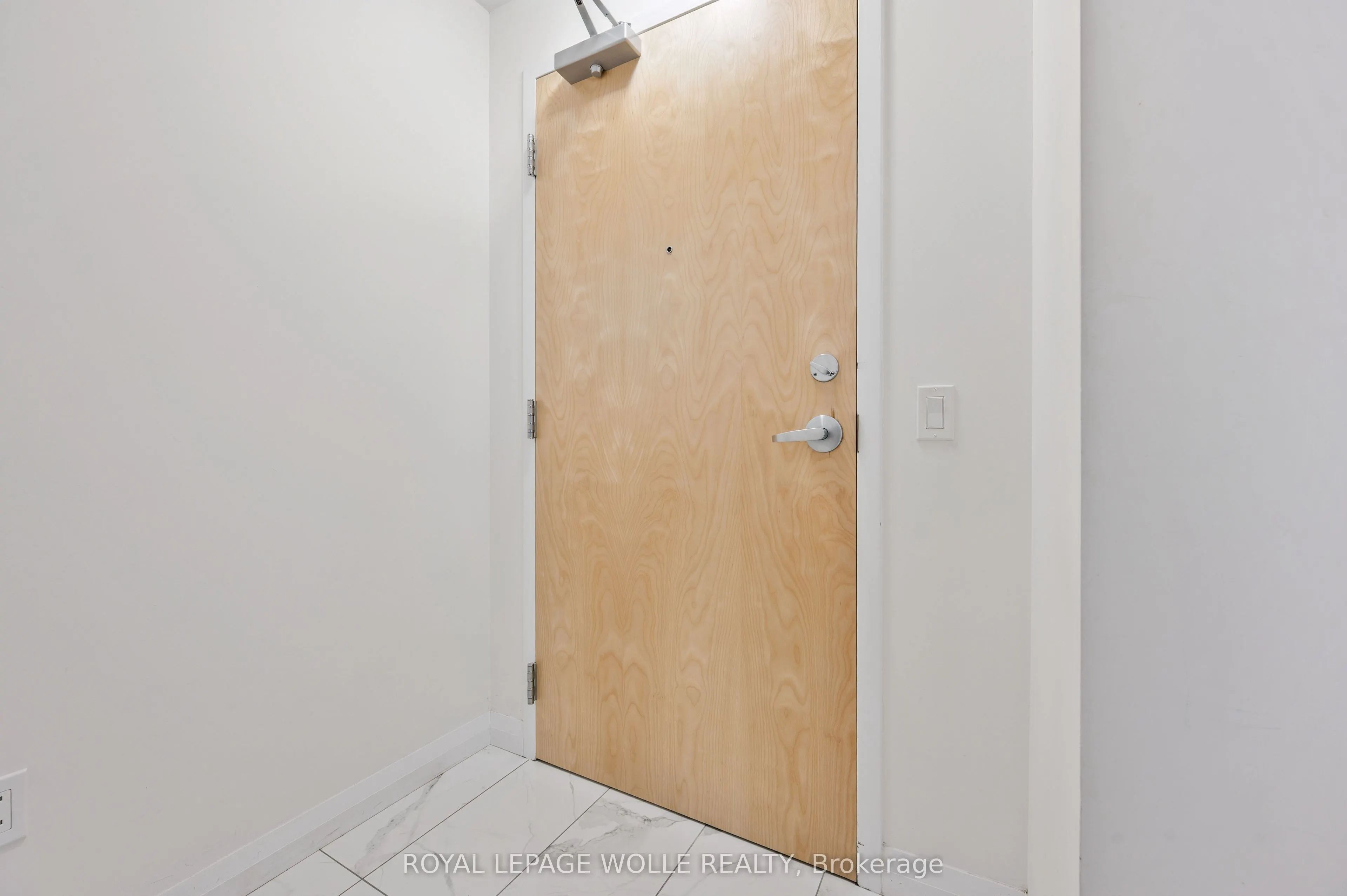 60 Charles Street W, #2405
