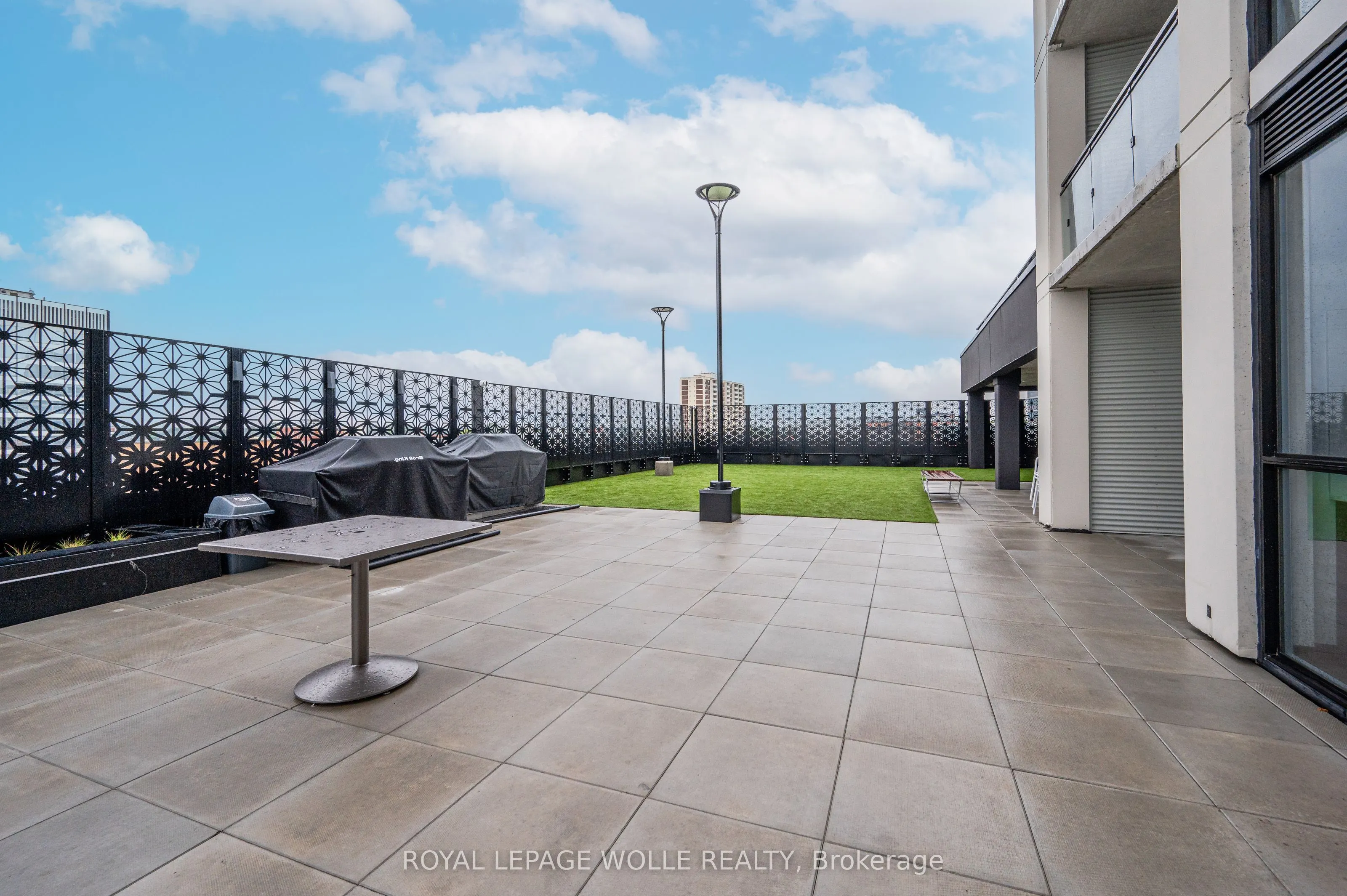 60 Charles Street W, #2405