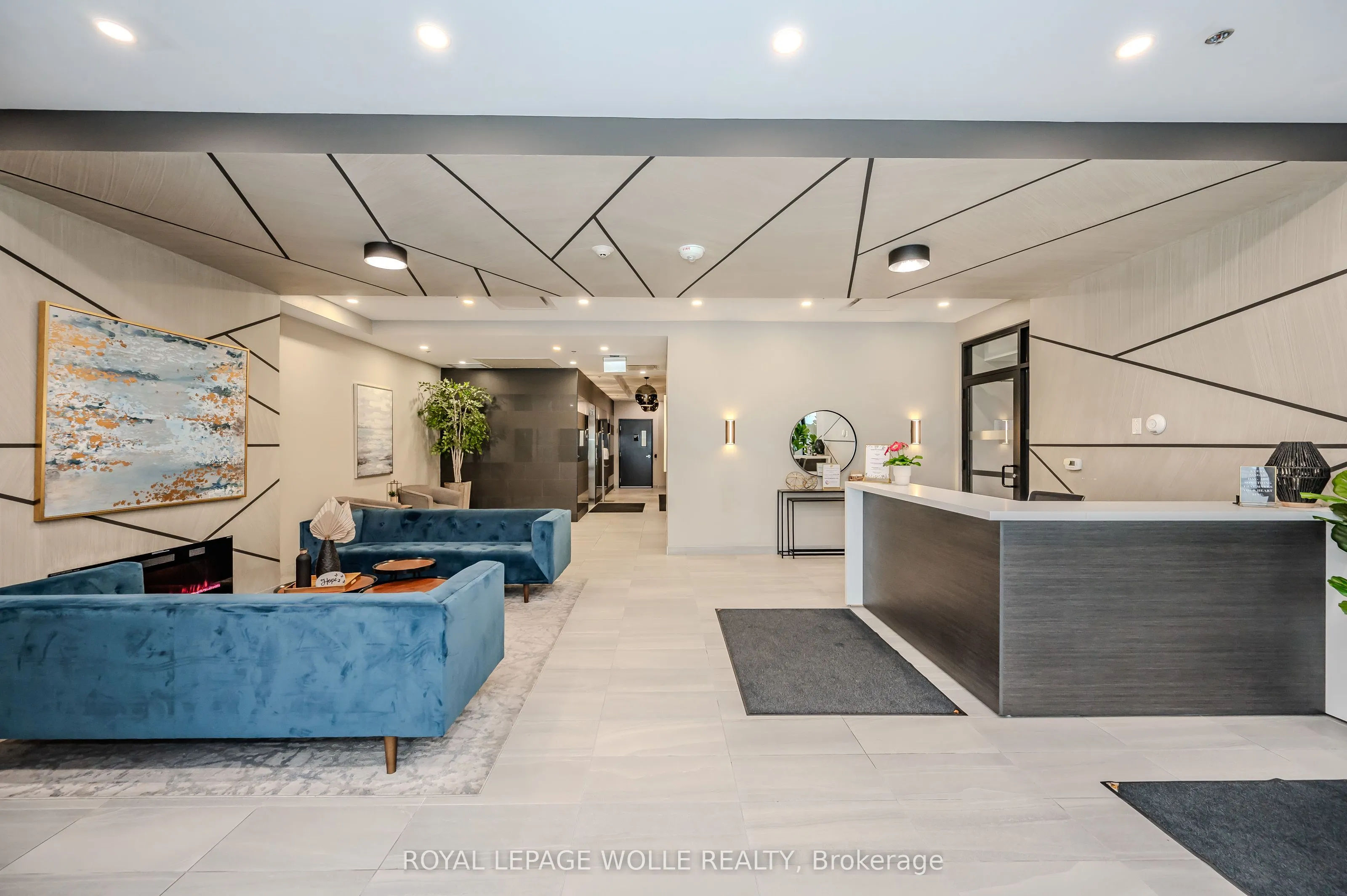 60 Charles Street W, #2405