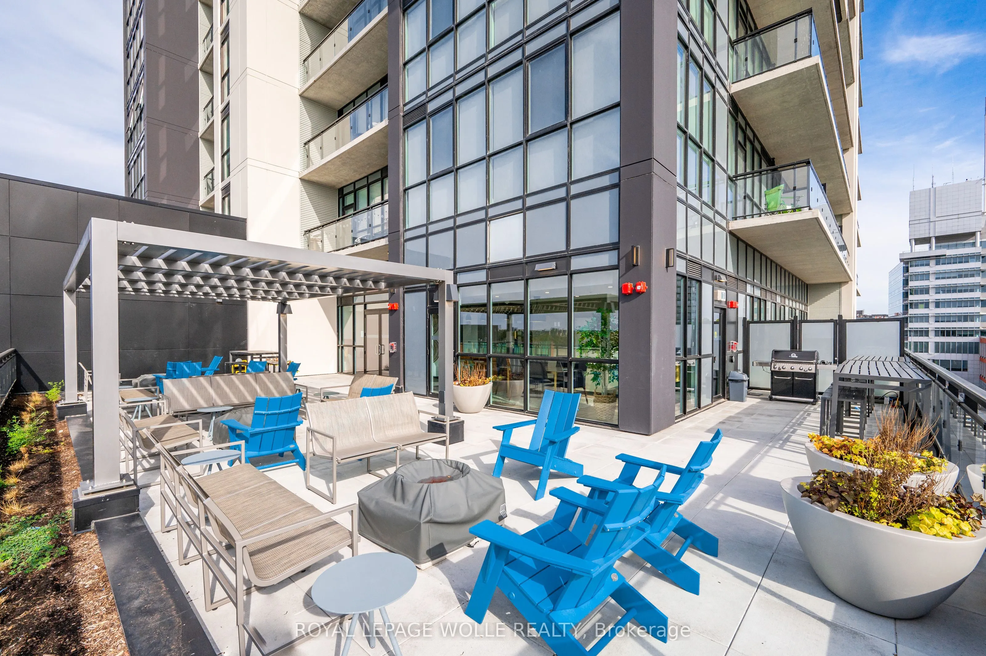 60 Charles Street W, #2405