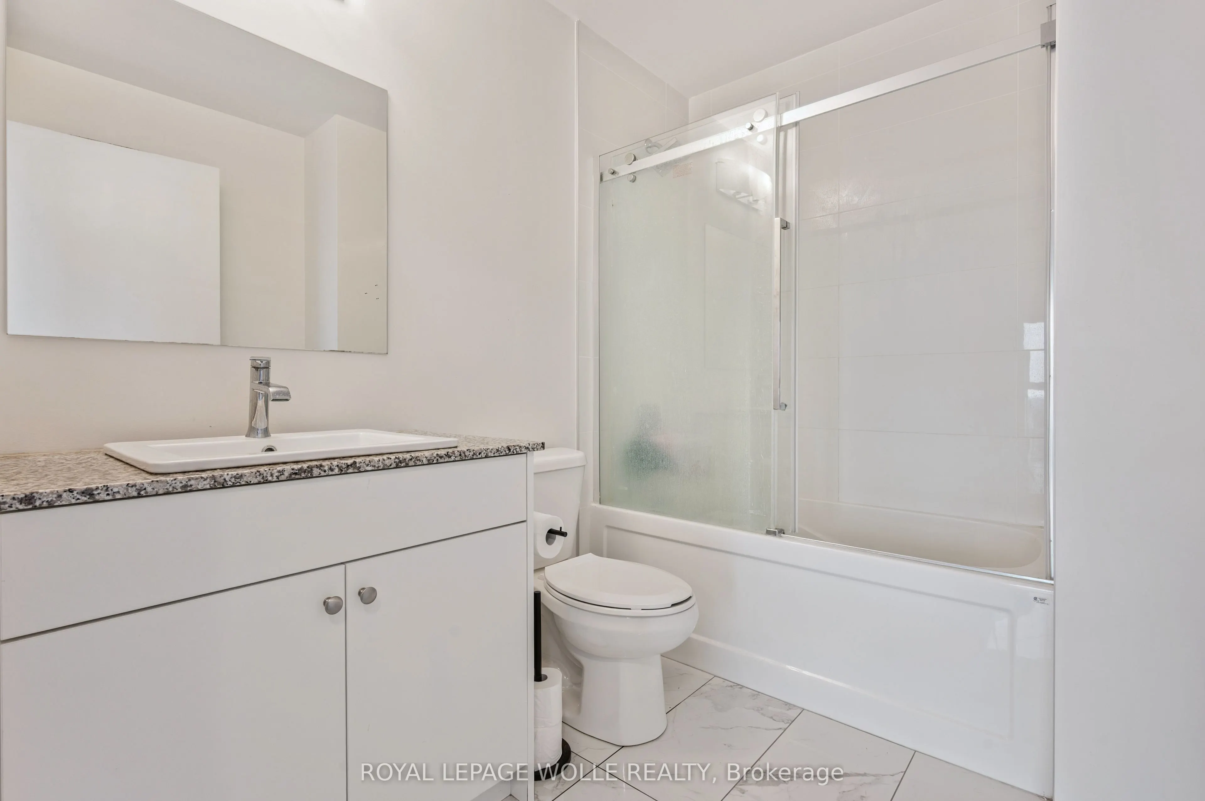 60 Charles Street W, #2405