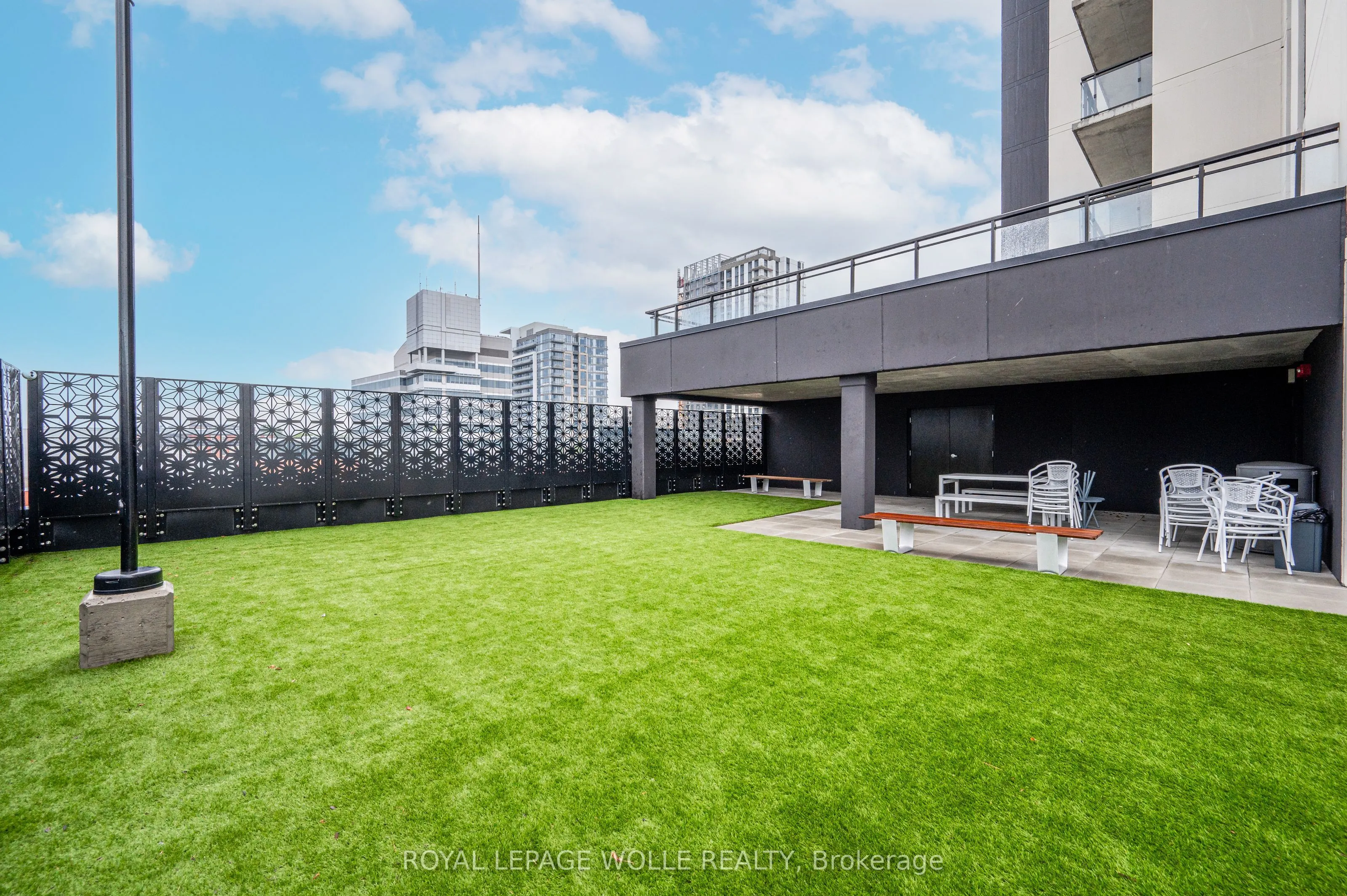 60 Charles Street W, #2405