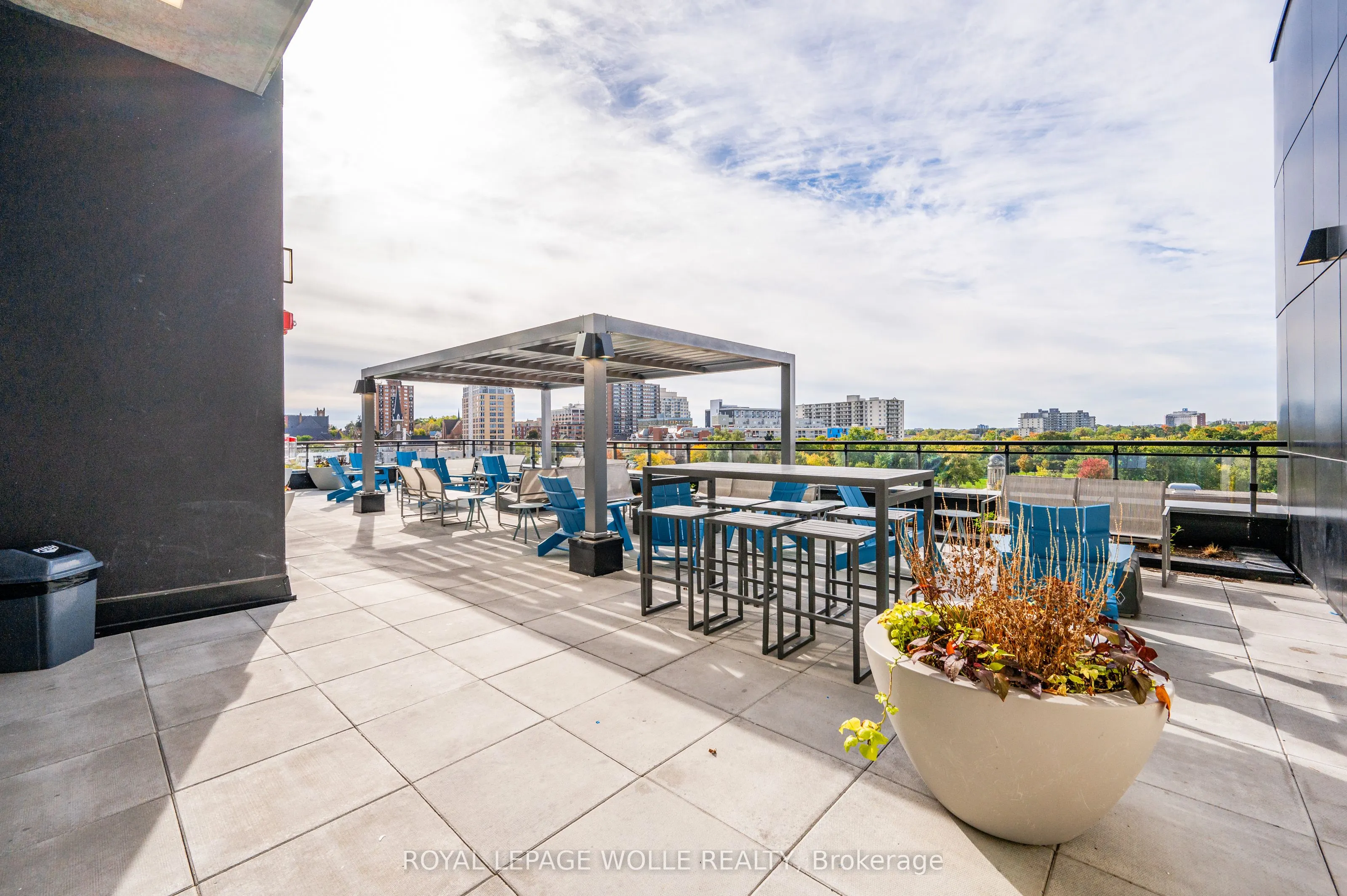 60 Charles Street W, #2405