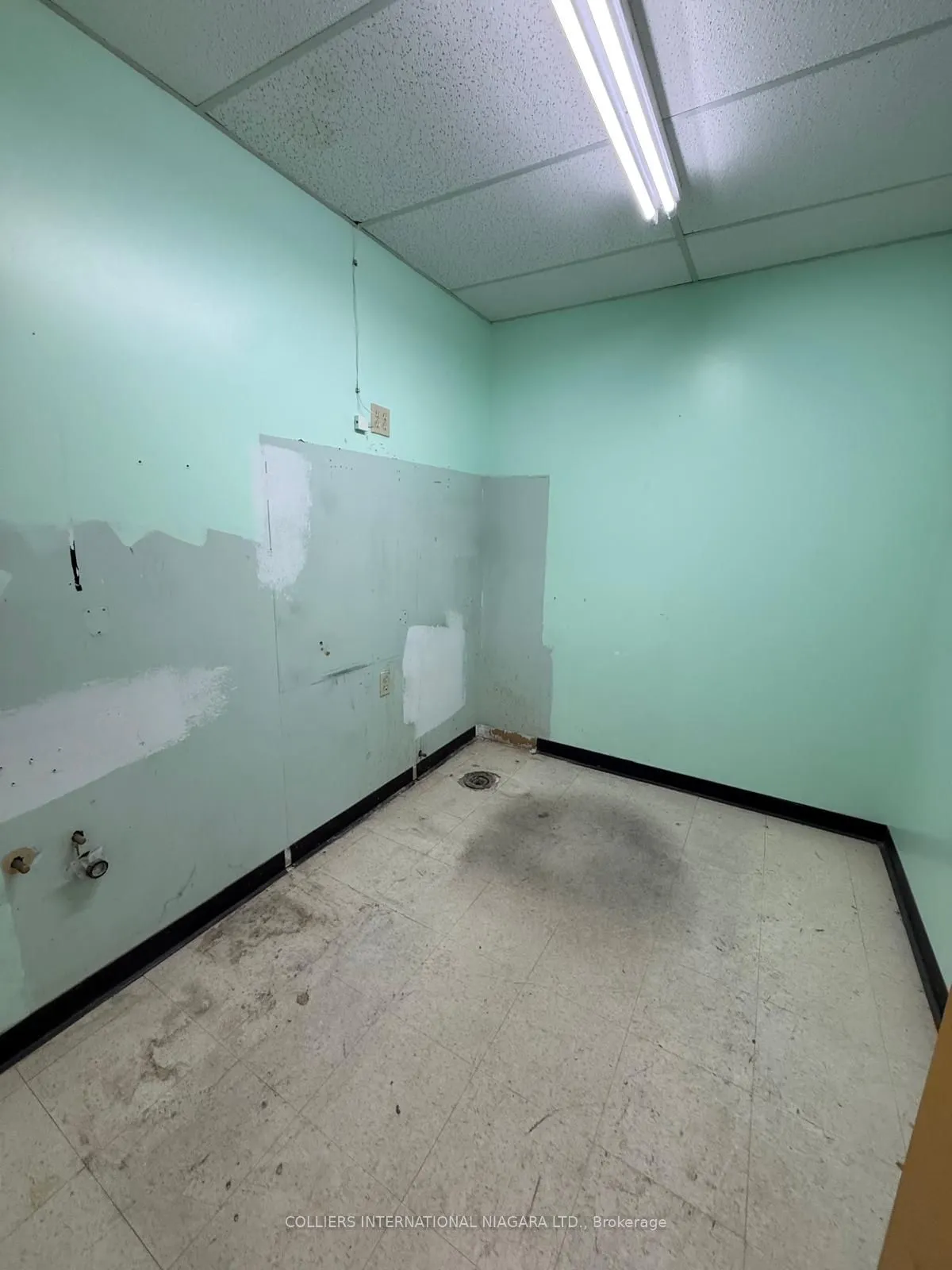 2895 St. Paul Avenue, #2-3