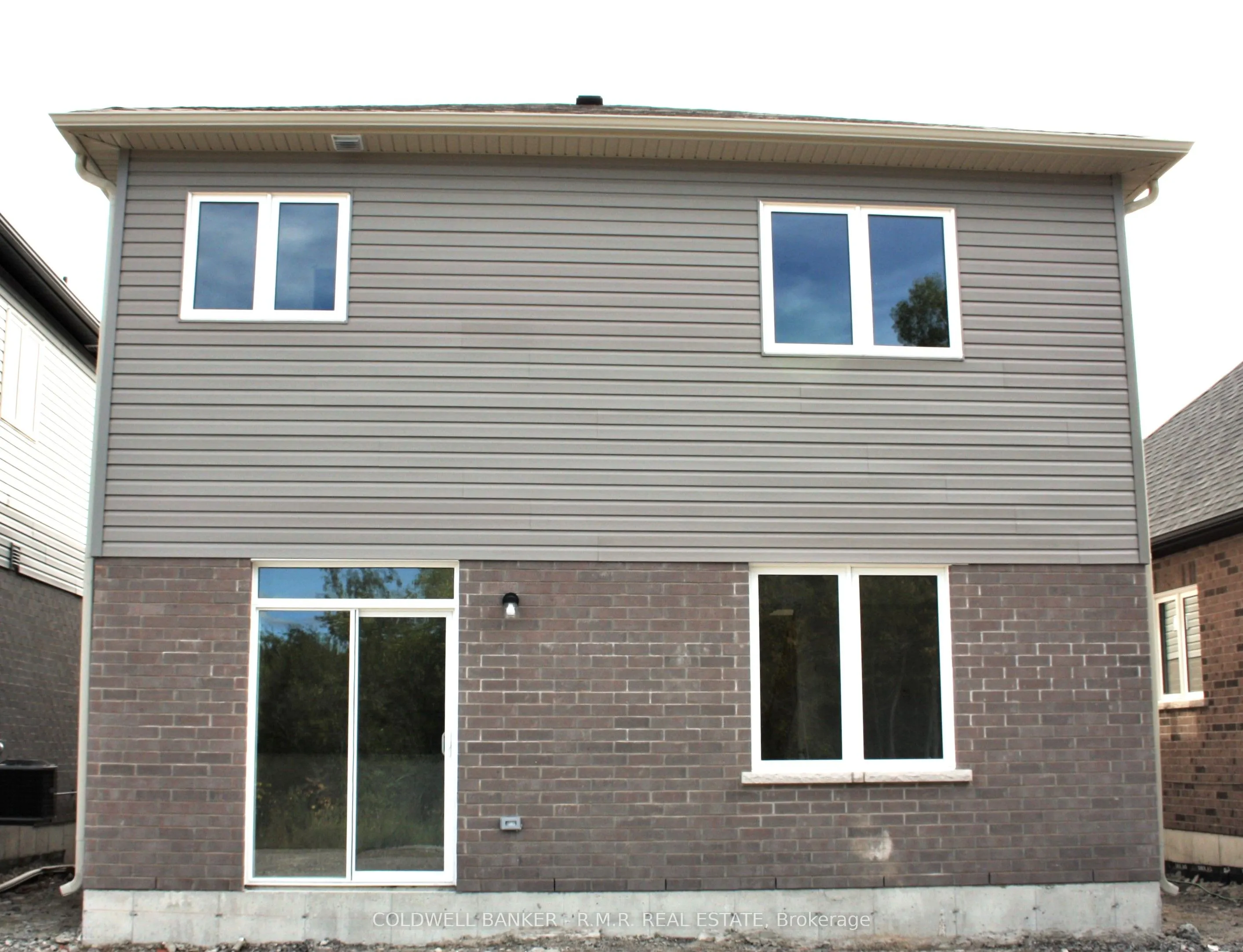 6 Hillcroft Way