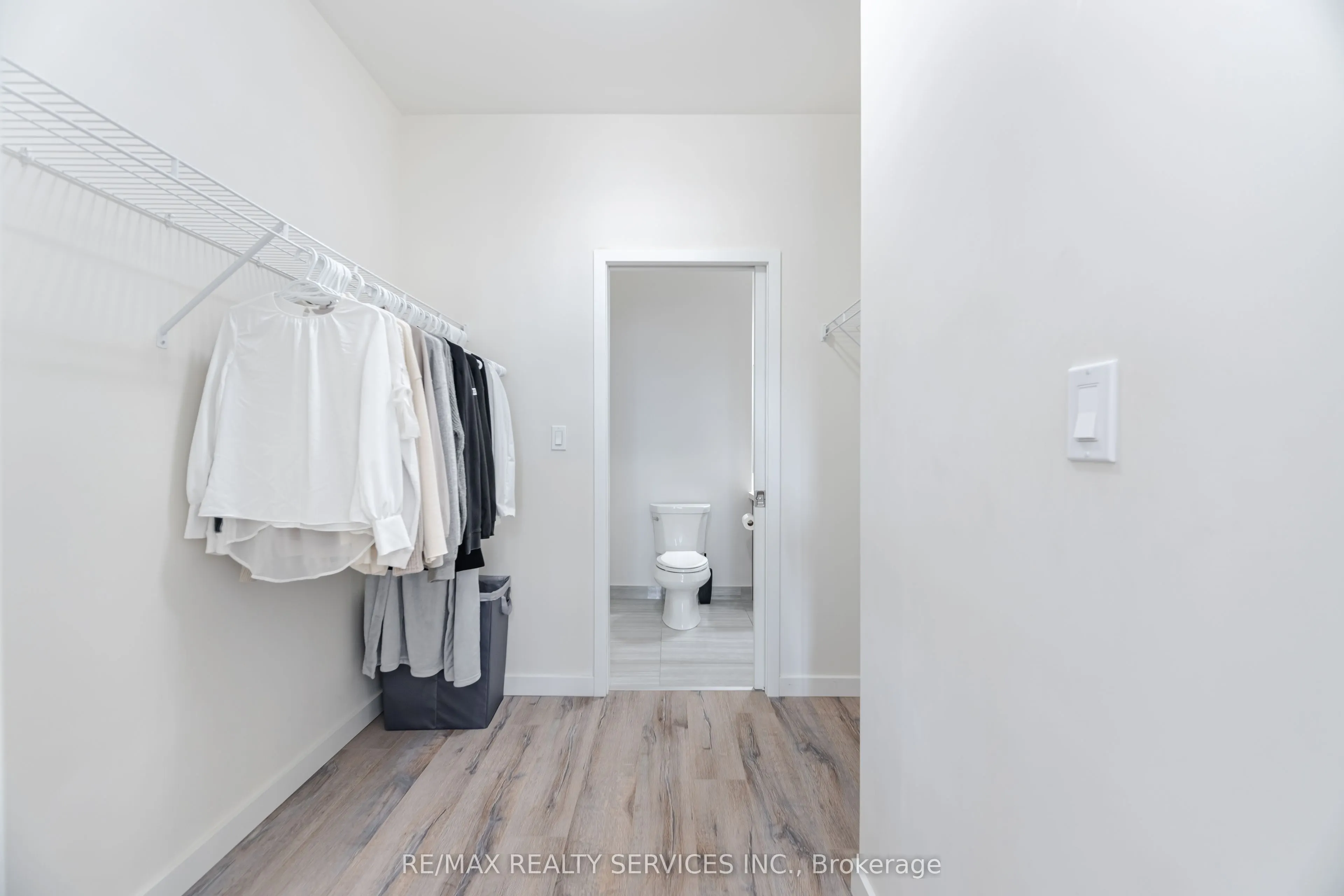 690 King Street W, #311