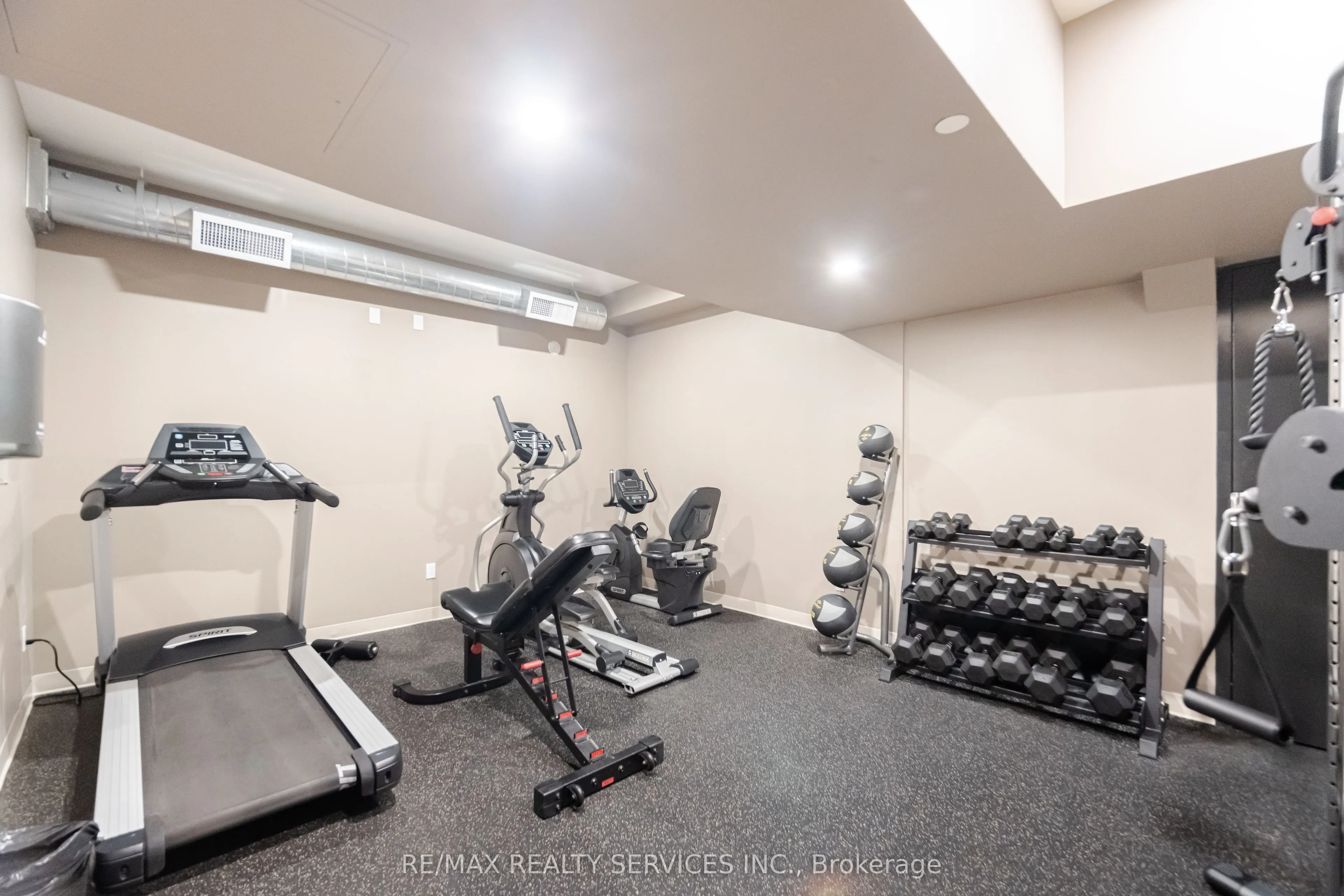 690 King Street W, #311