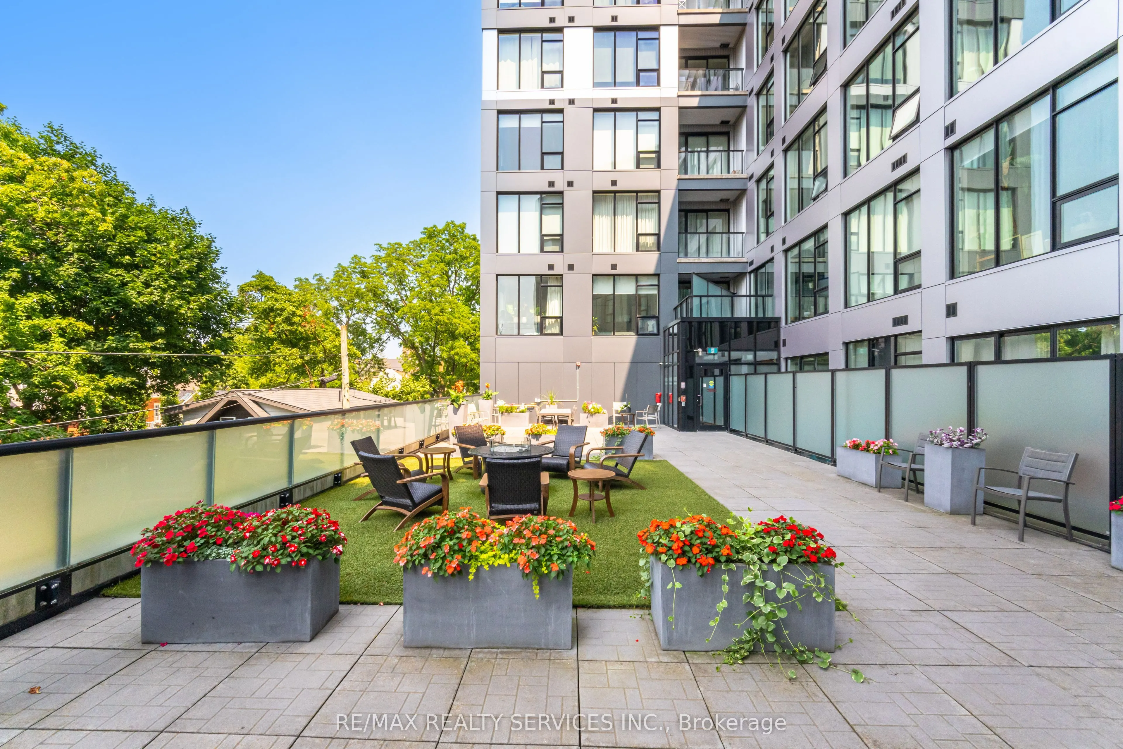 690 King Street W, #311