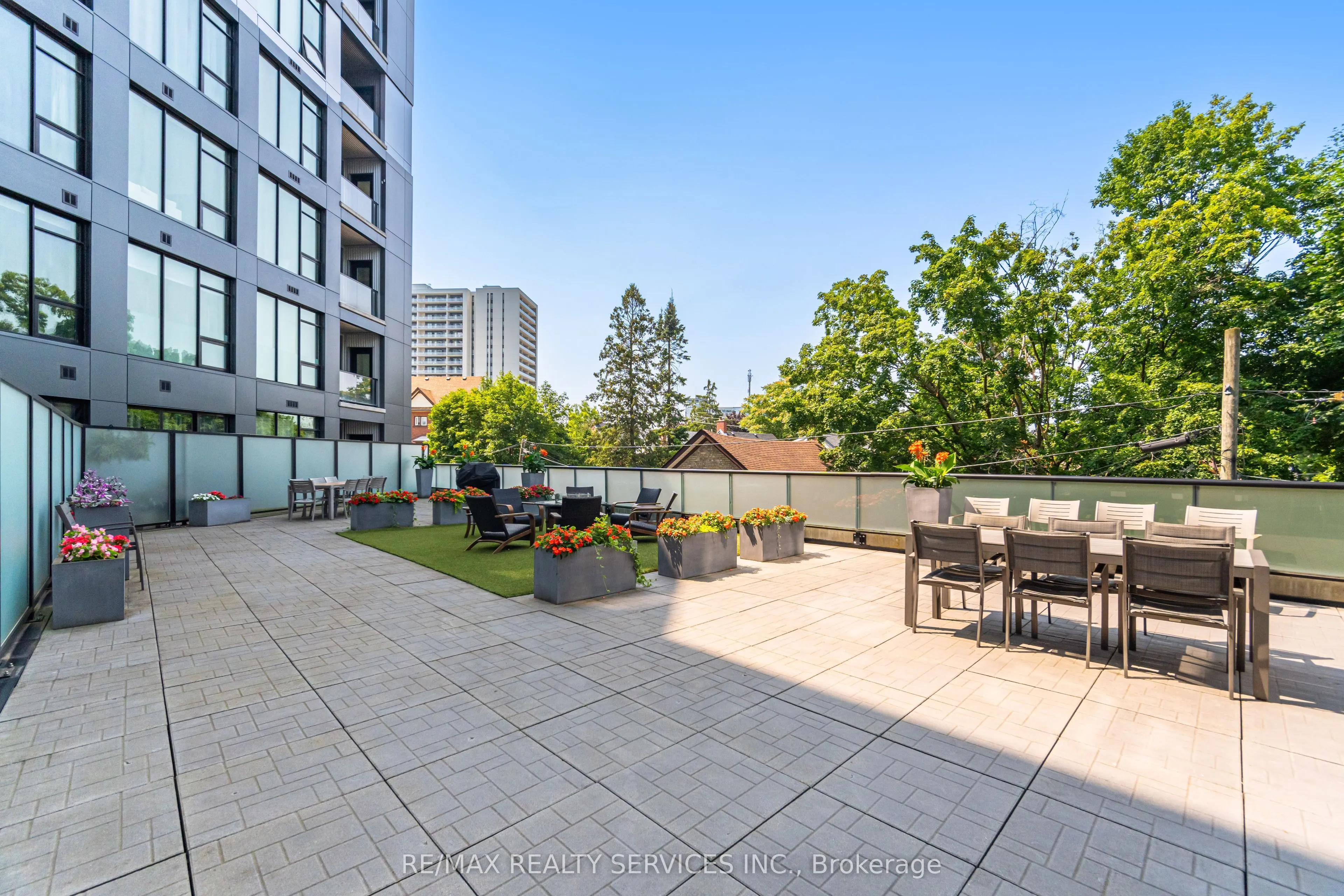 690 King Street W, #311