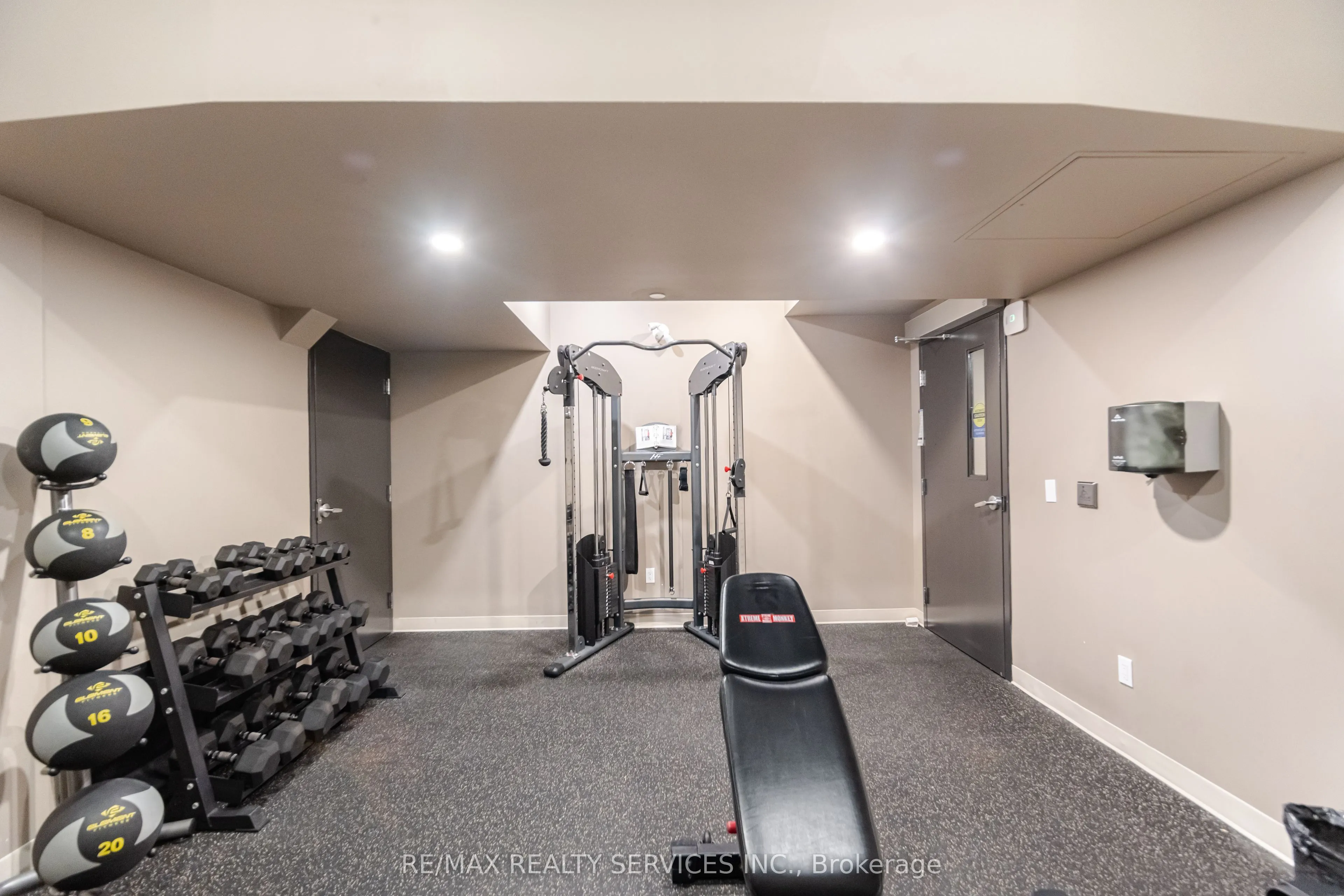 690 King Street W, #311