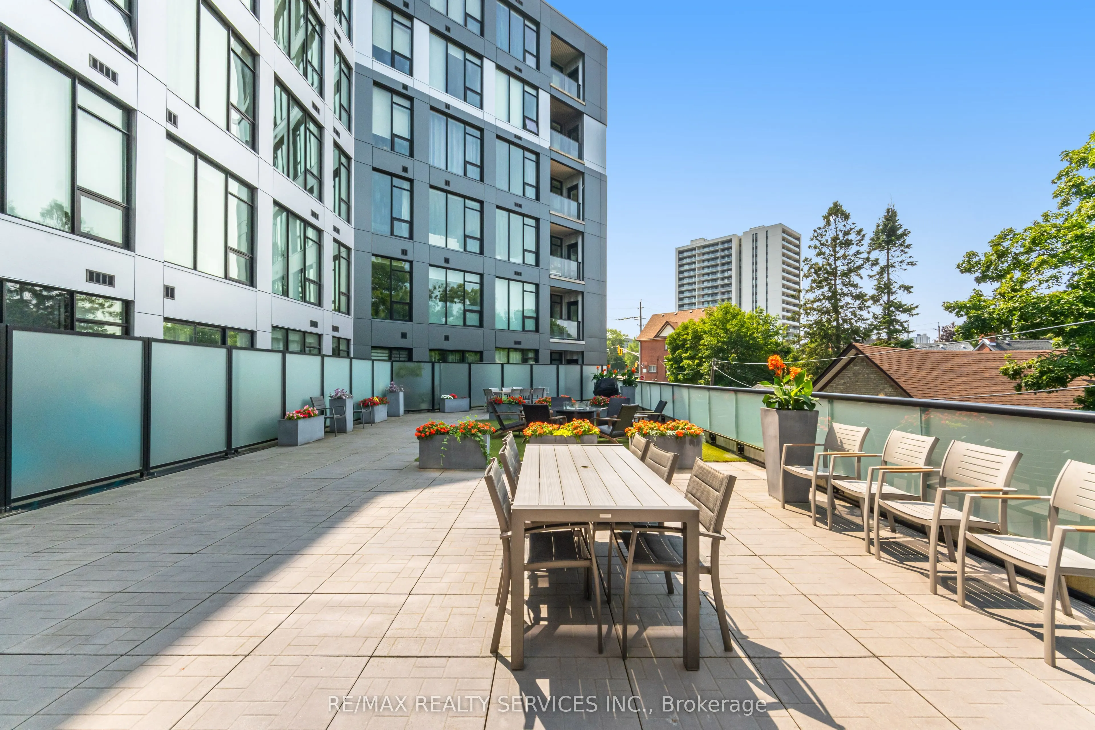 690 King Street W, #311