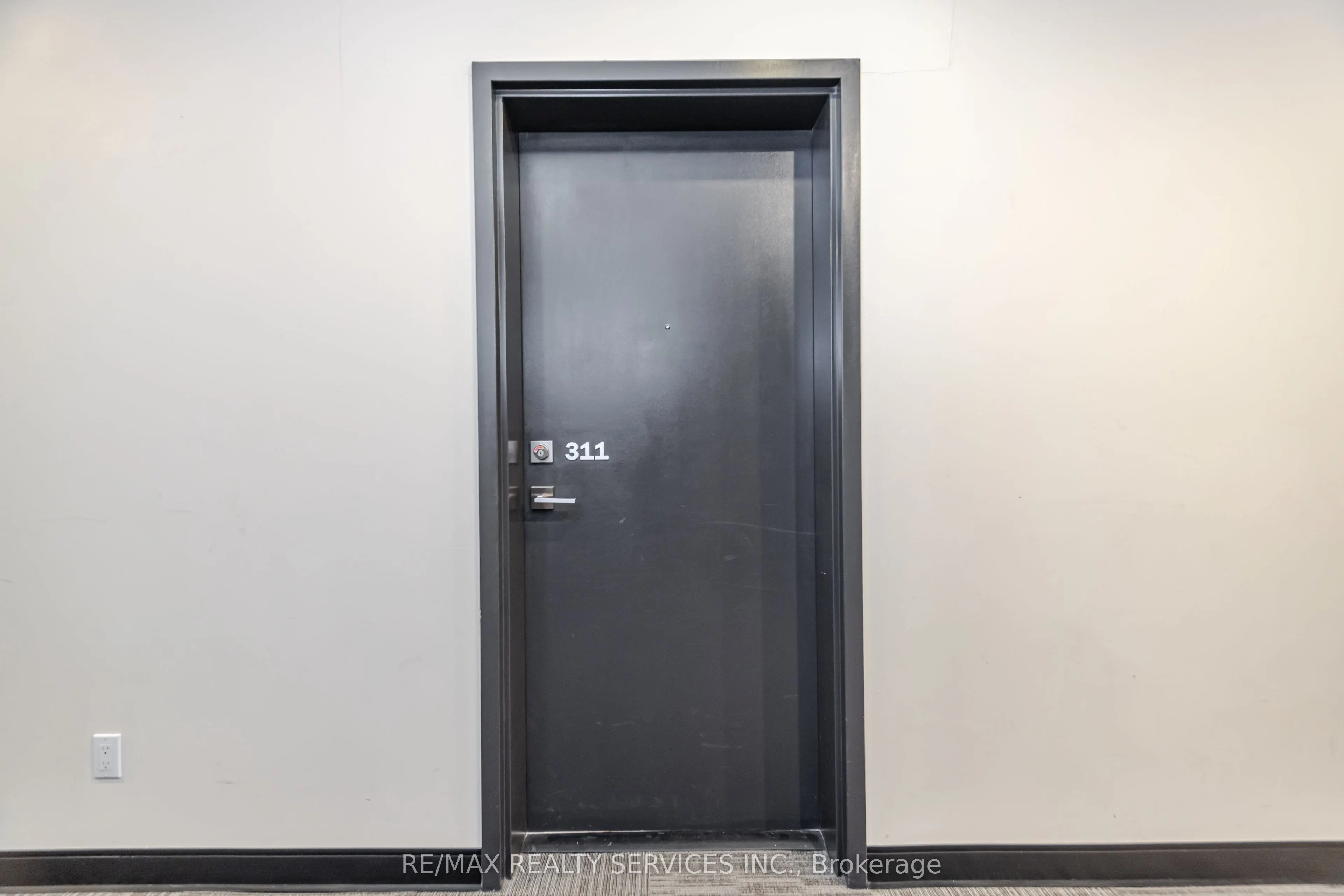 690 King Street W, #311
