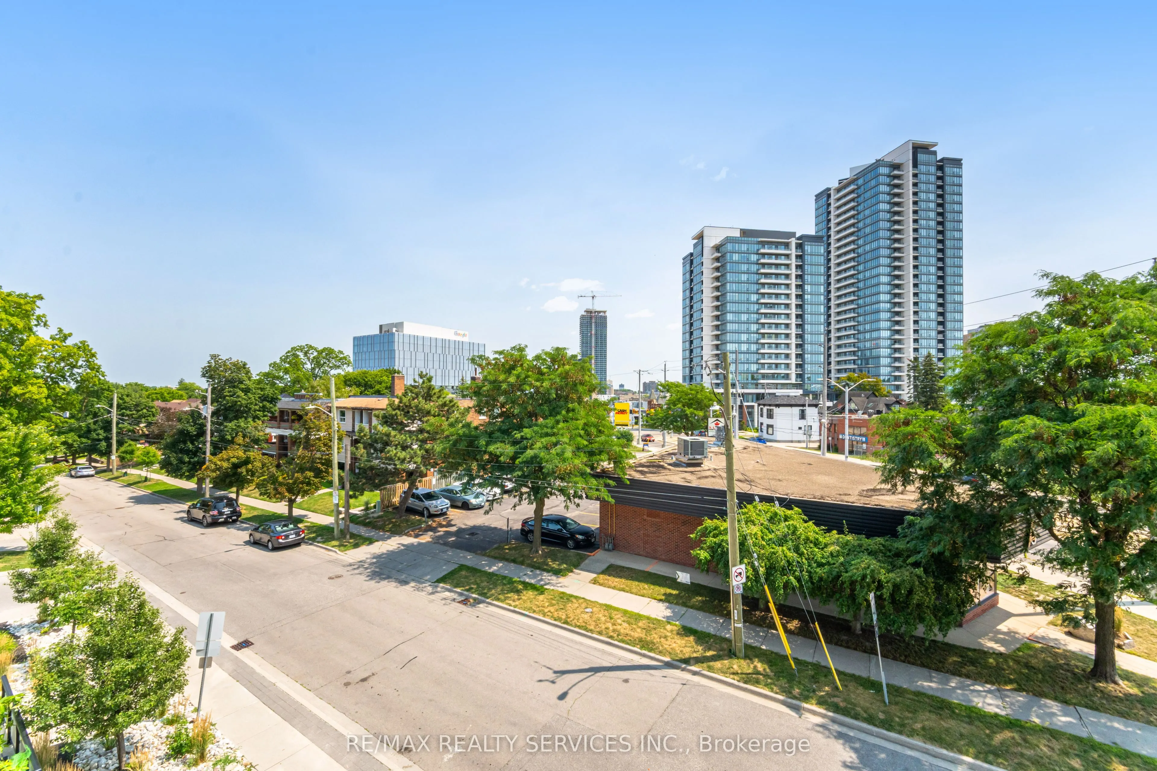 690 King Street W, #311