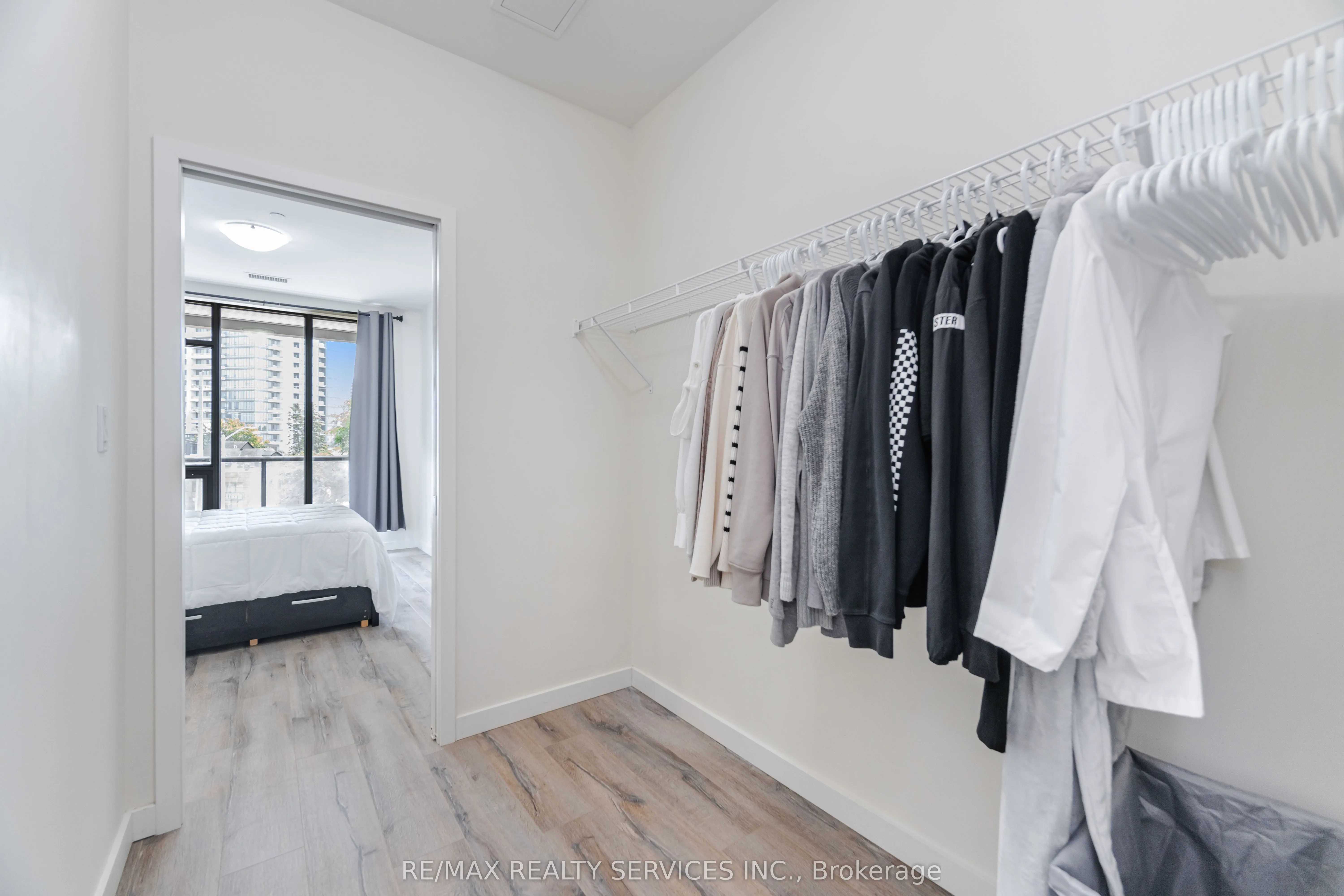 690 King Street W, #311