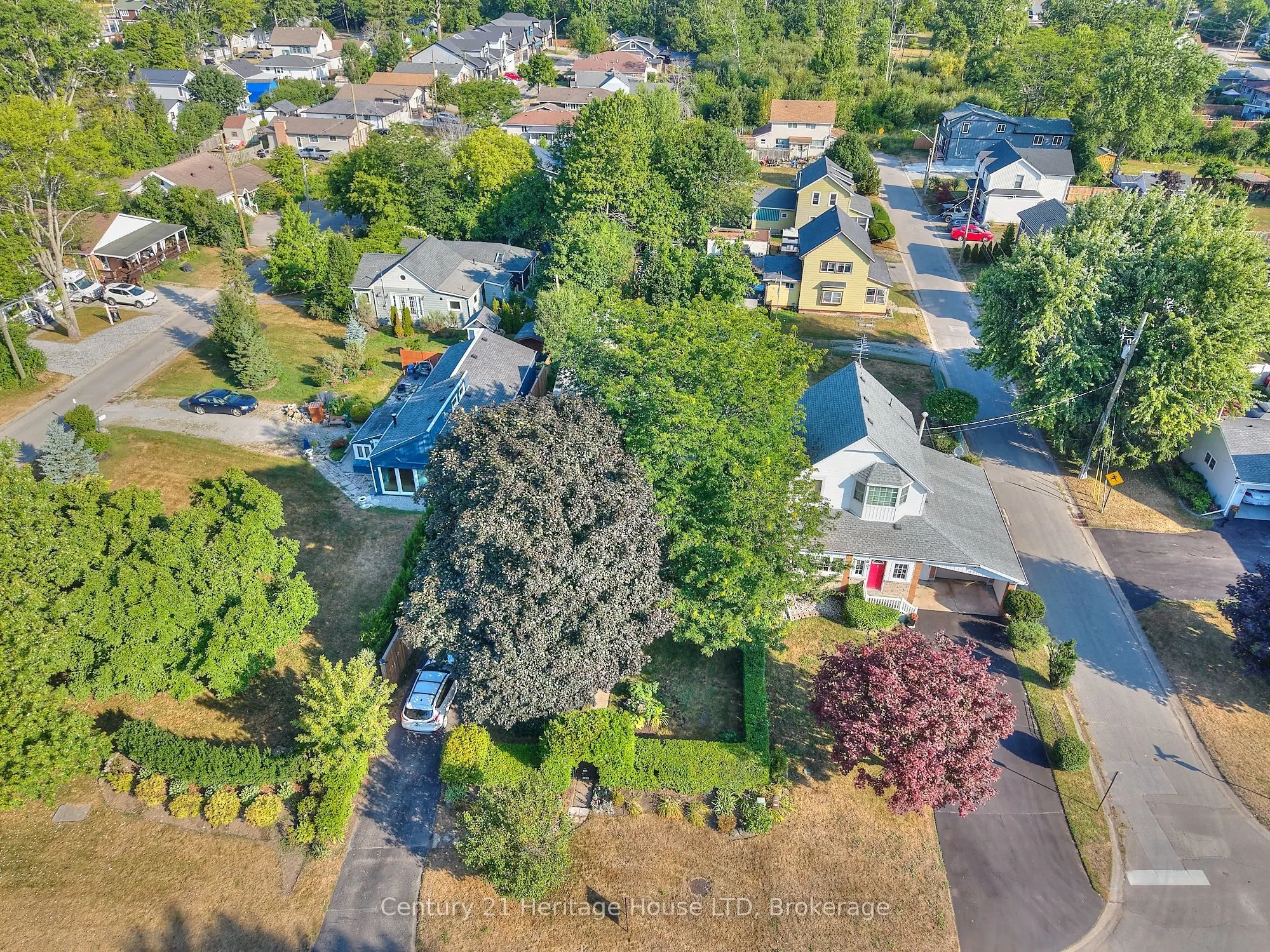 662 Lakeshore Road W