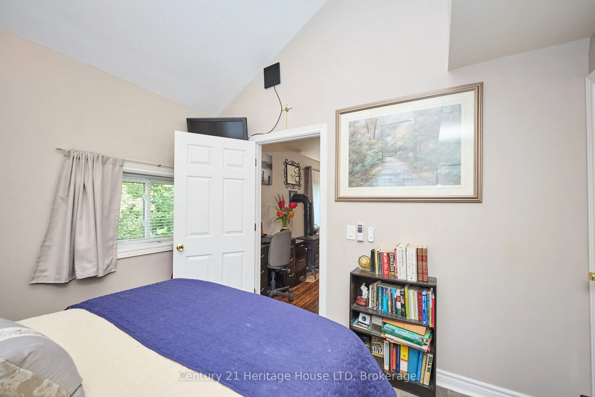 662 Lakeshore Road W