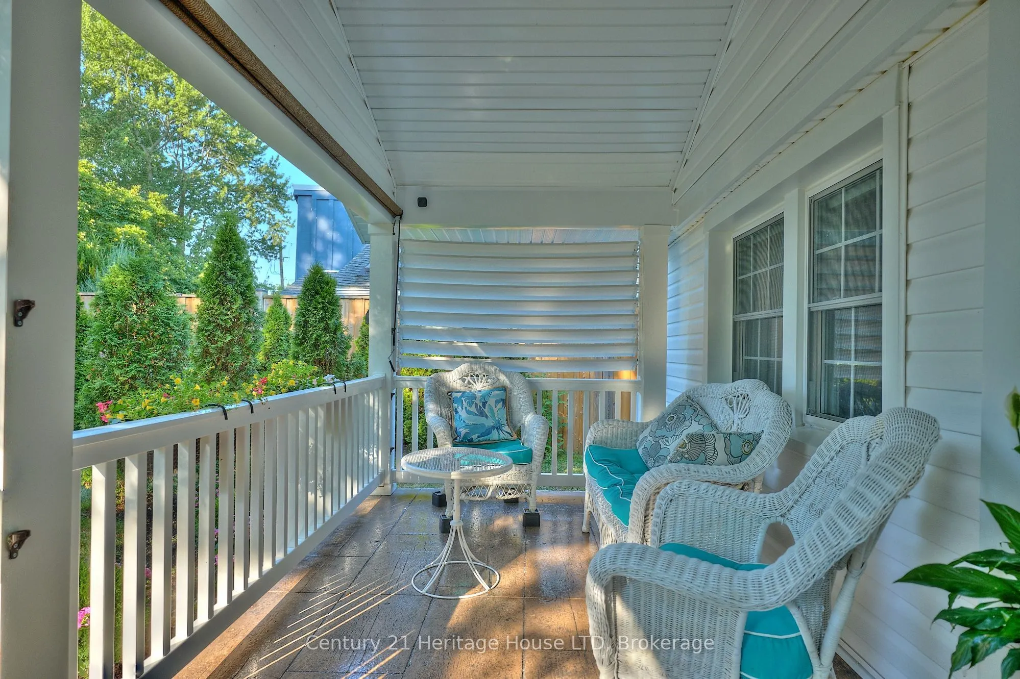 662 Lakeshore Road W