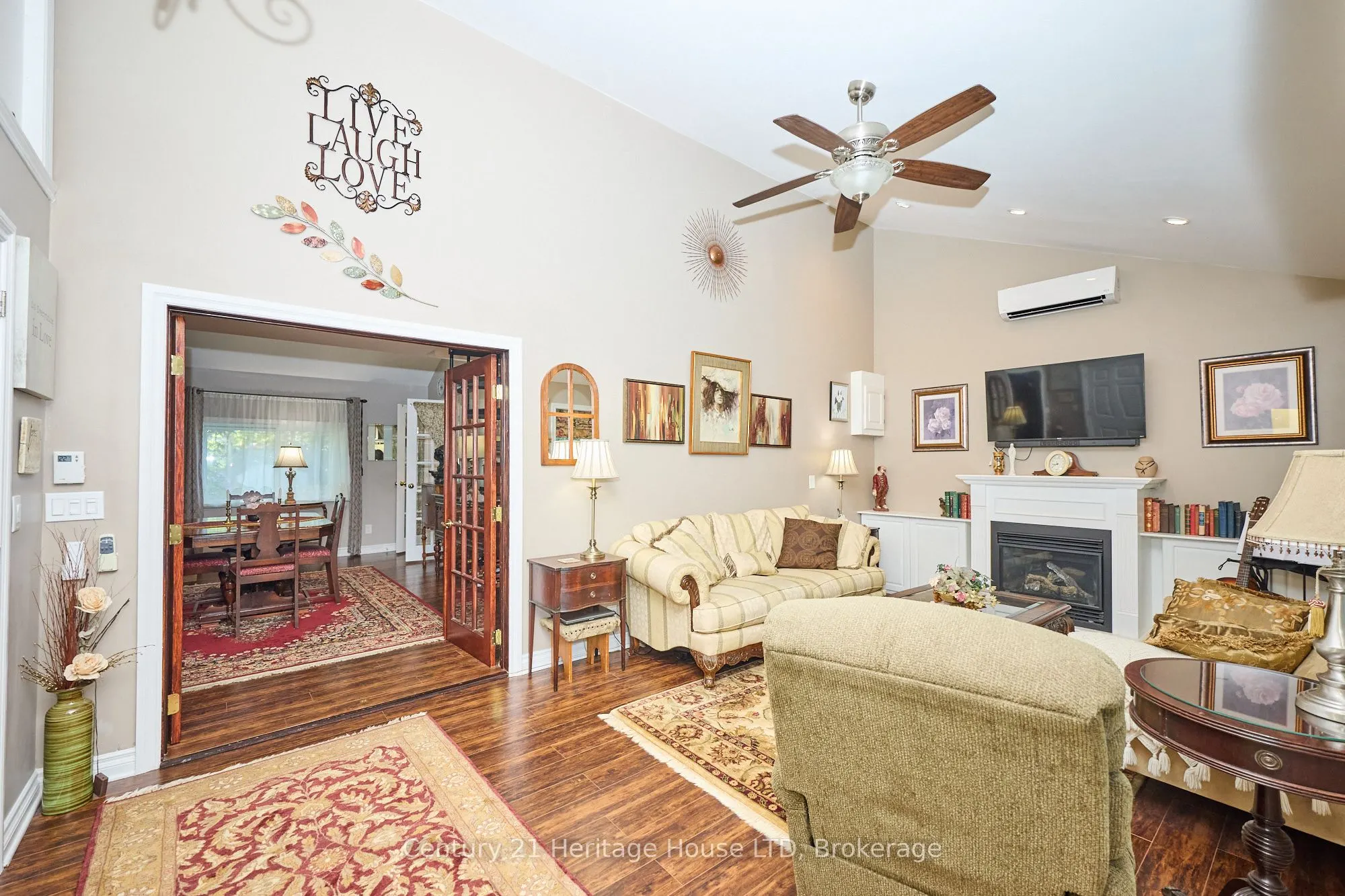 662 Lakeshore Road W