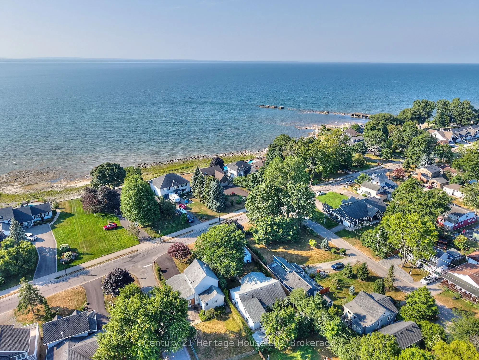 662 Lakeshore Road W