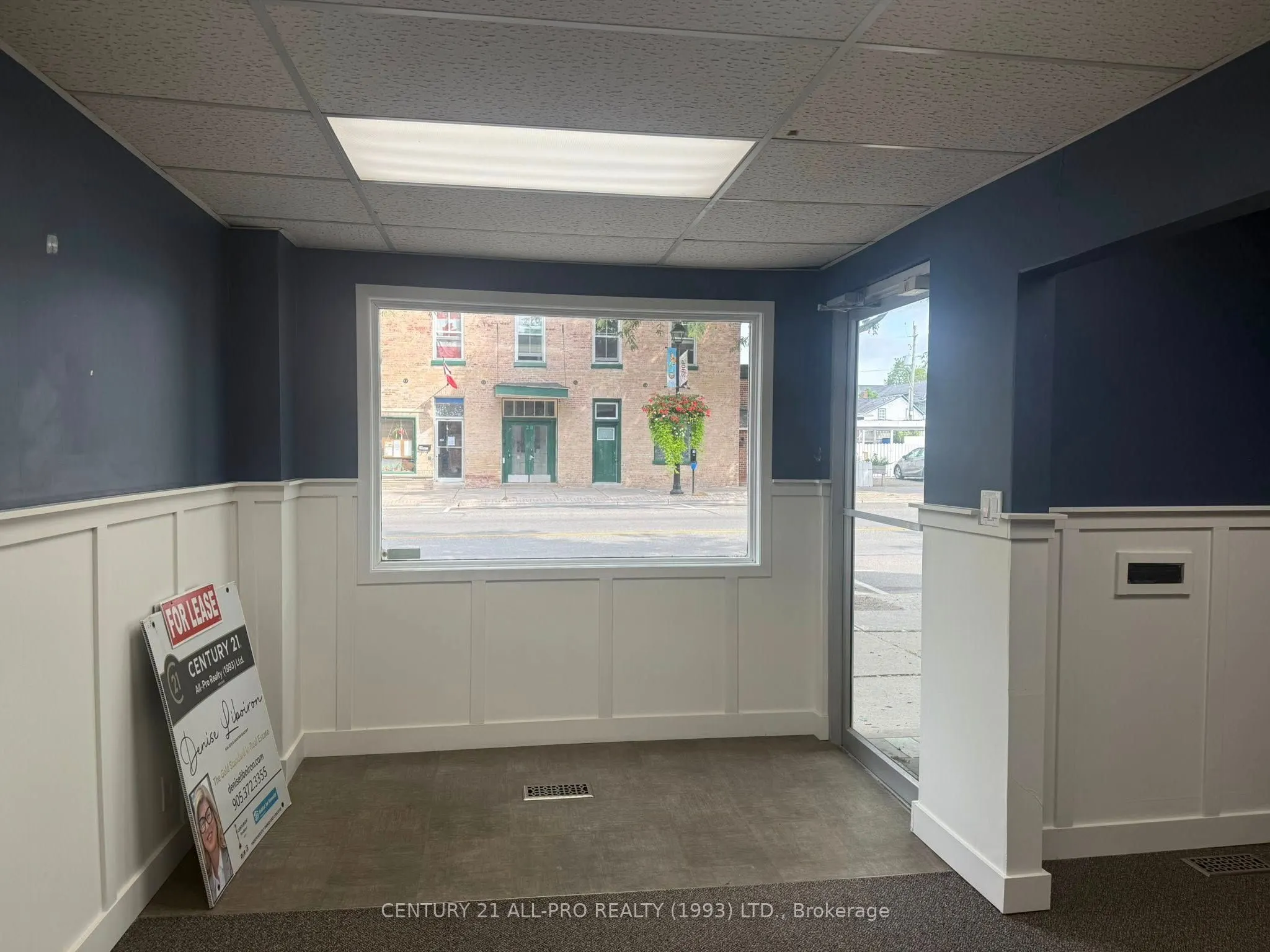 17 King Street E
