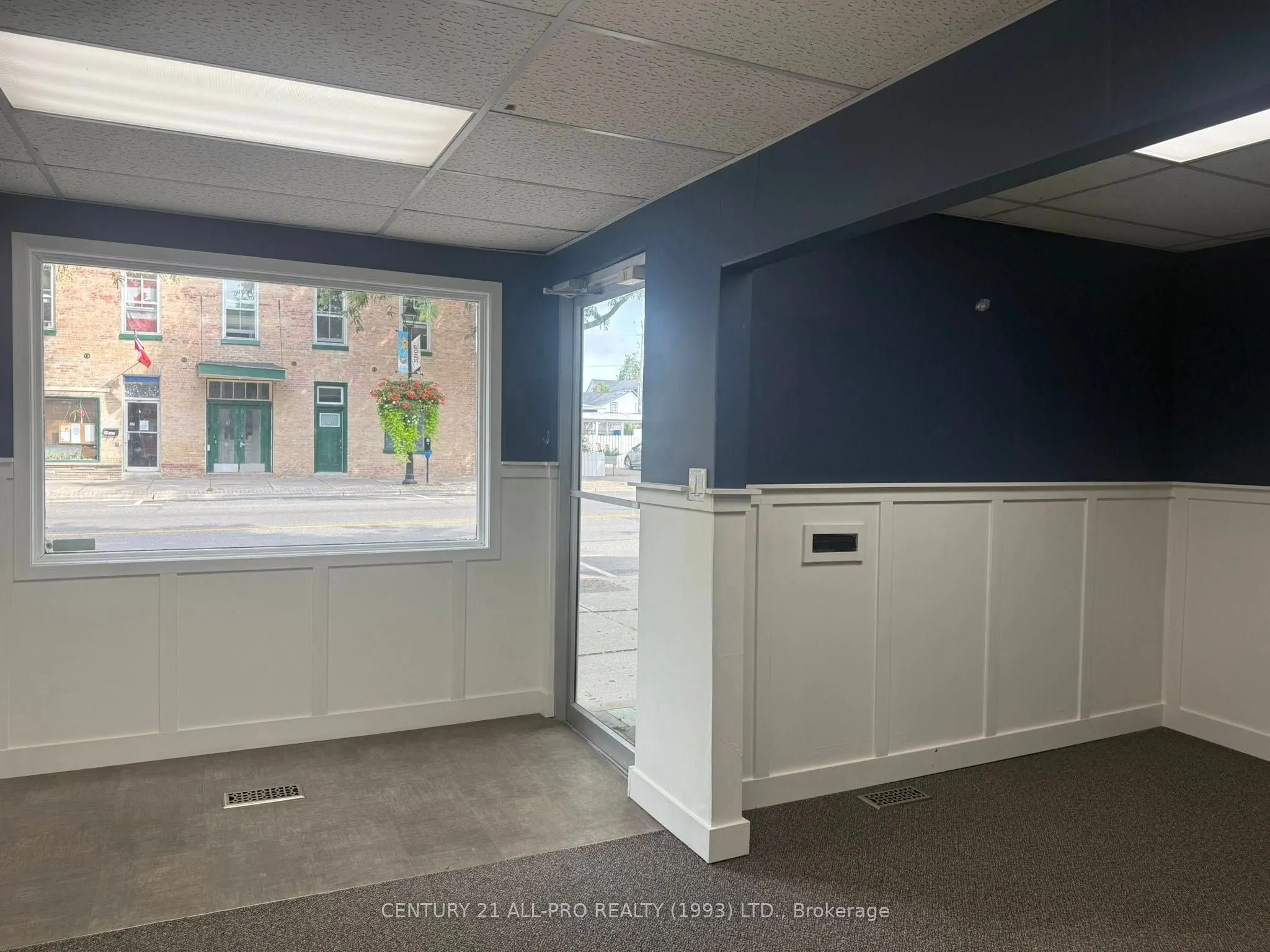 17 King Street E