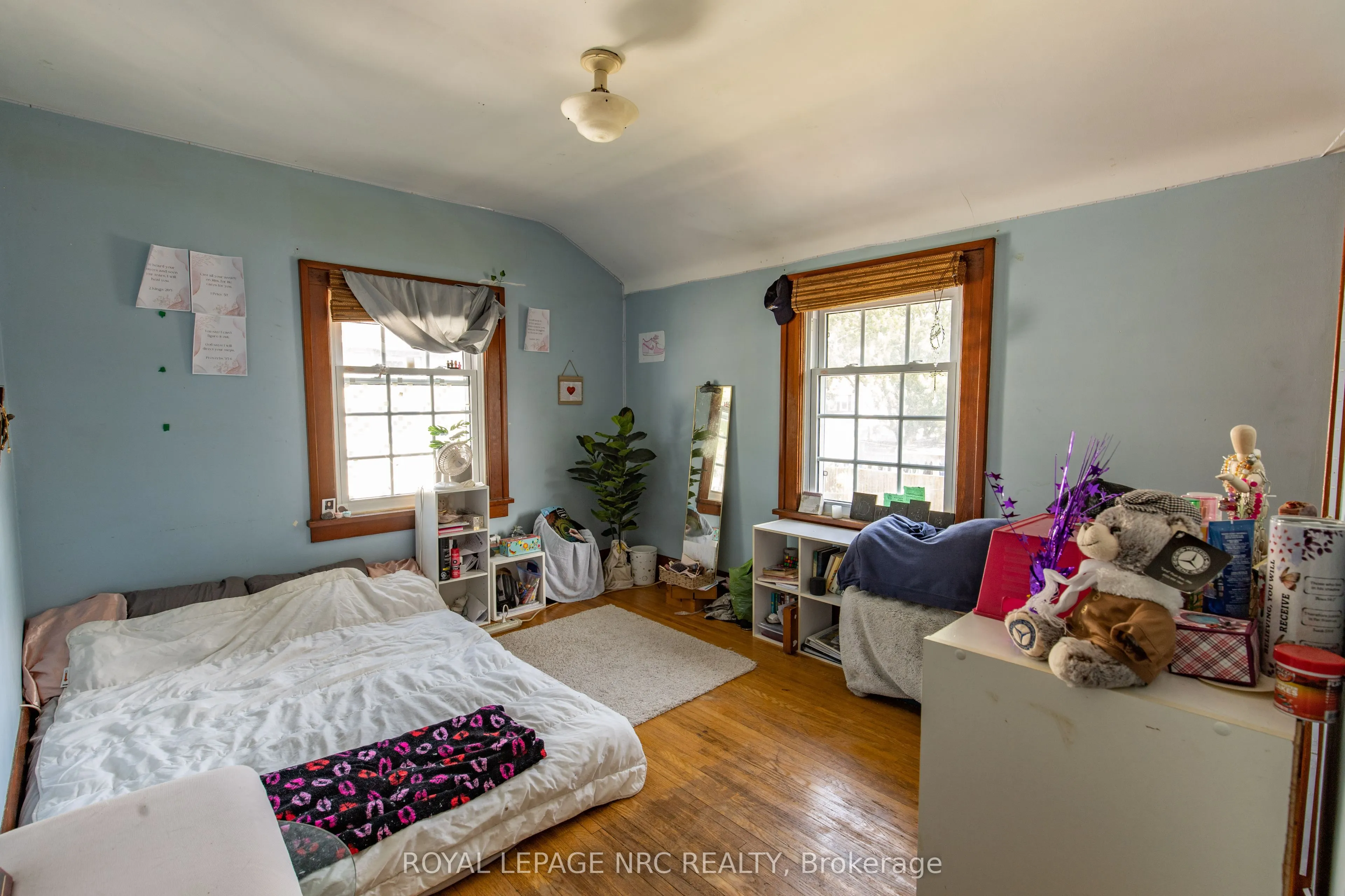 109 Cross Street E